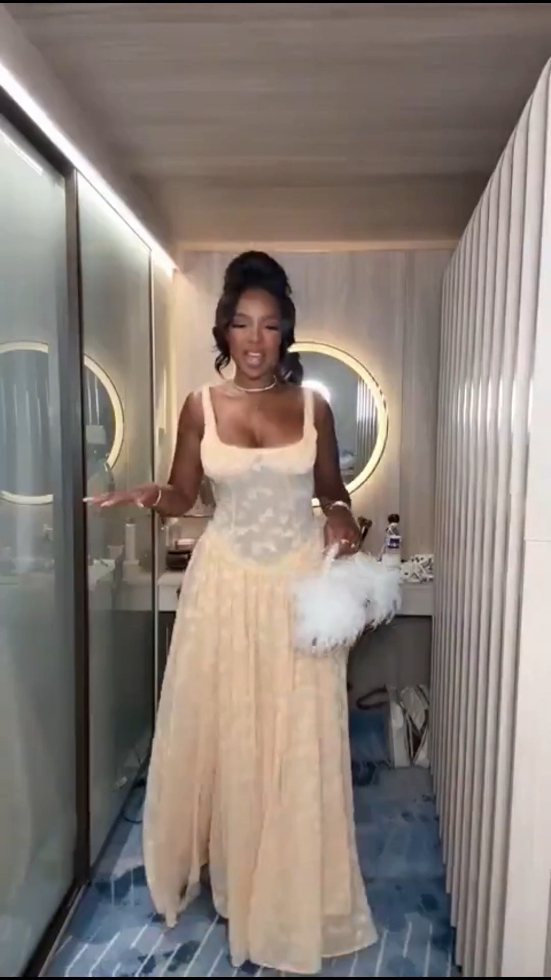 Scroll to shop viral 2025 summer looks 



#LTKootd #LTKPetite #LTKgrwm