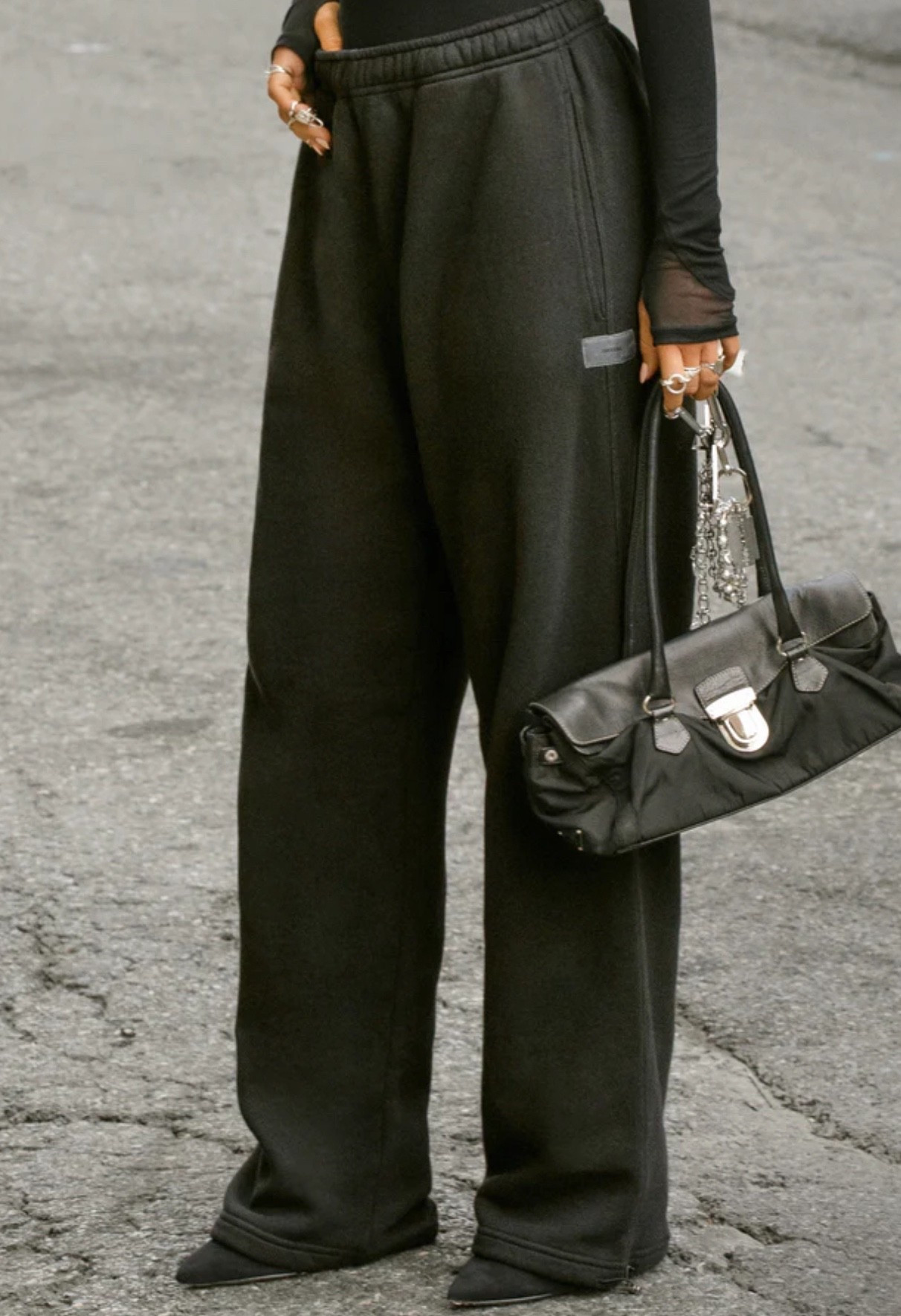 OVERSIZED STRAIGHT LEG JOGGER

#LTKStyleTip #LTKActive