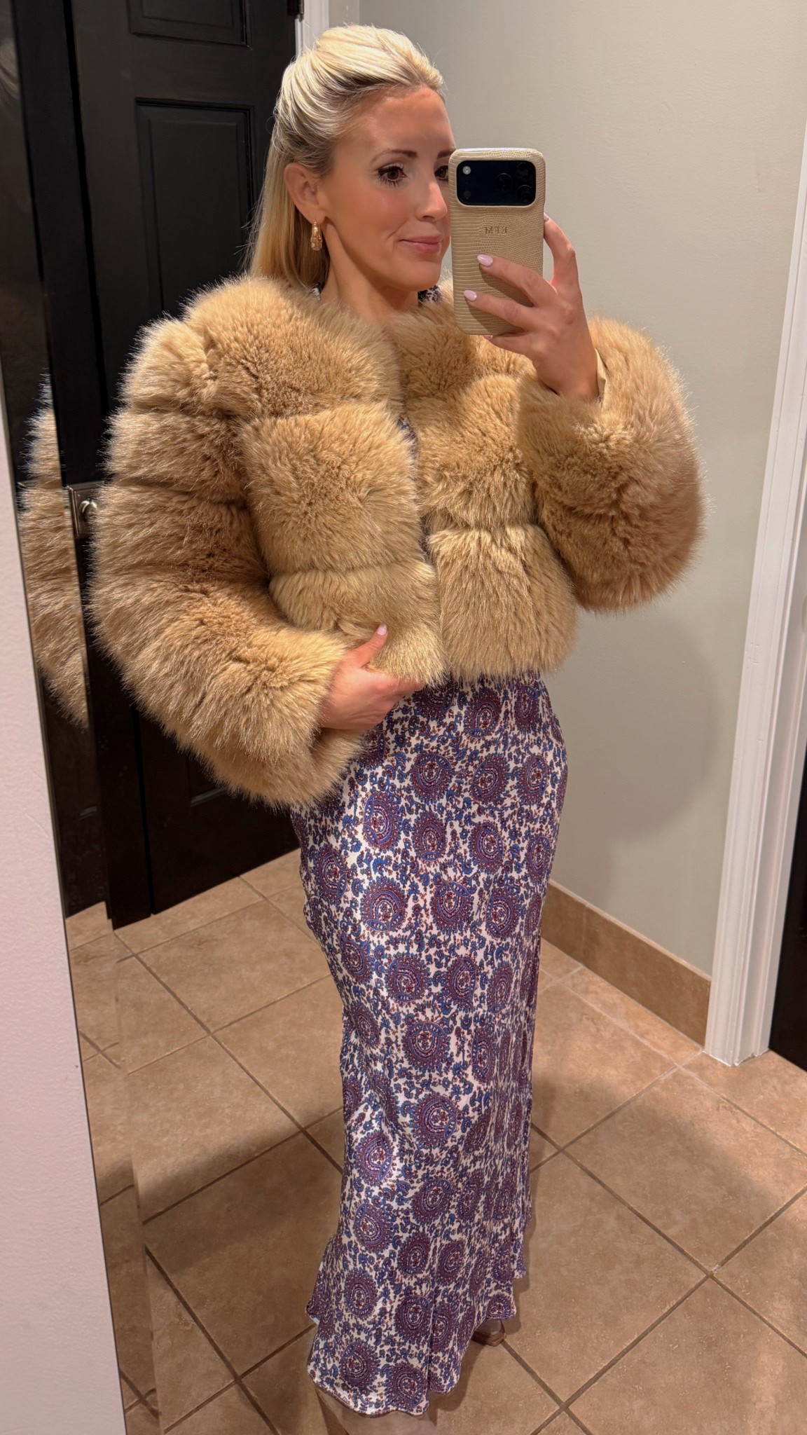Fun with faux! Obsessed with this faux fur jacket. Wearing size small. So cute to dress up or down! 

#LTKmomlife #LTKootd #LTKPetite