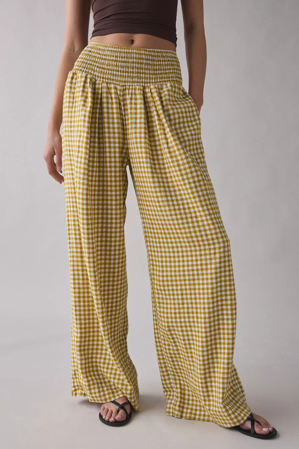 Kimchi Blue Caroline Smocked Wide Leg Linen-Blend Pant | Urban Outfitters (US and RoW)