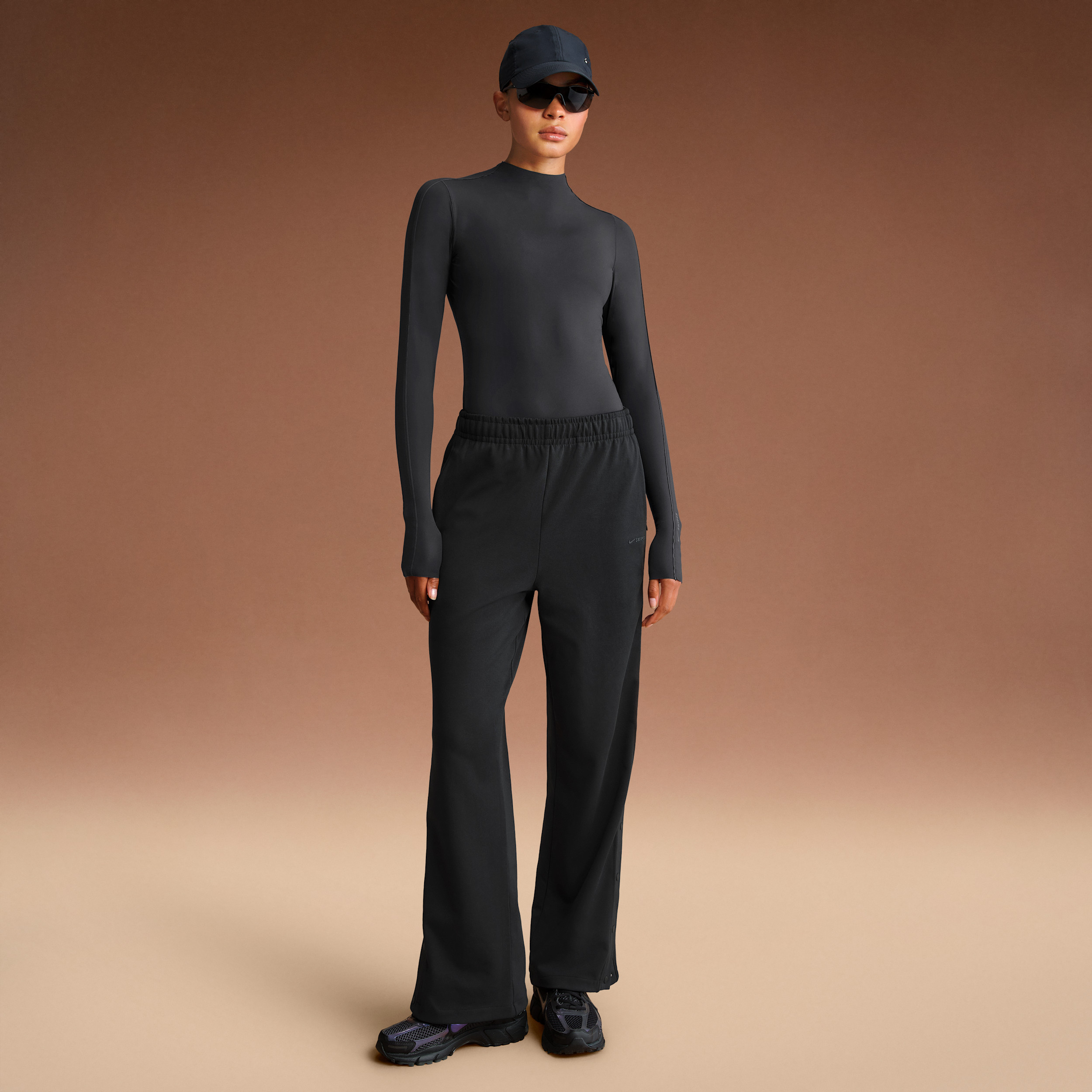 Nike Women's SKIMS Matte Tricot Side-Snap Pants in Black | BOWLG3533-OBD | Nike (US)
