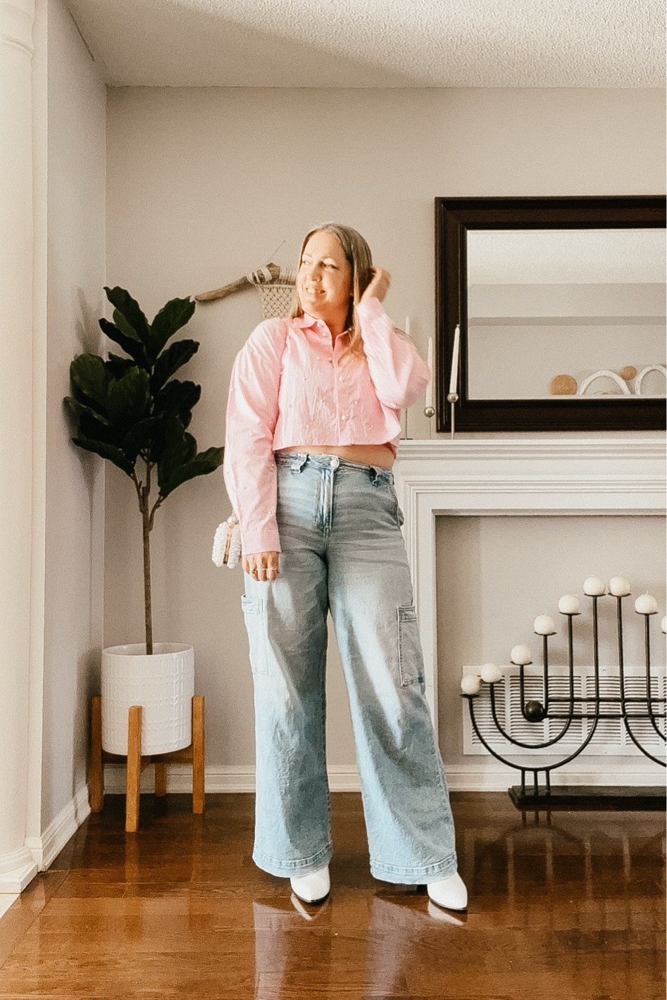 Valentine’s Day outfit
Pink top, cropped button down, wide leg jeans, white boots, pearl rings, pearl purse 

#LTKFindsUnder50 #LTKOver40 #LTKSeasonal