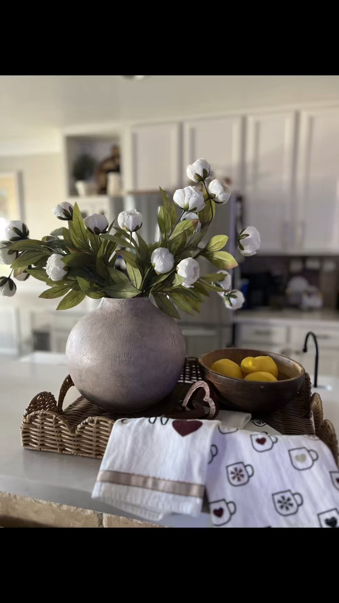 Kitchen styling 
Home decor 
Traditional styling 


#LTKHome #LTKSeasonal #LTKValentine