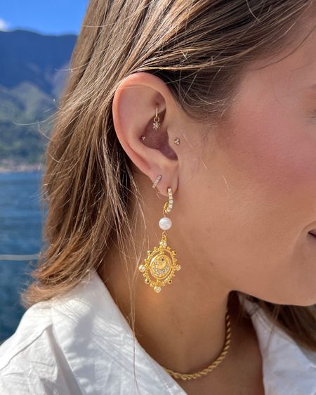 Gold earrings with cute details 

Jewelry | statement earrings | gold | silver earrings |

#LTKFestival #LTKmidsize #LTKSeasonal