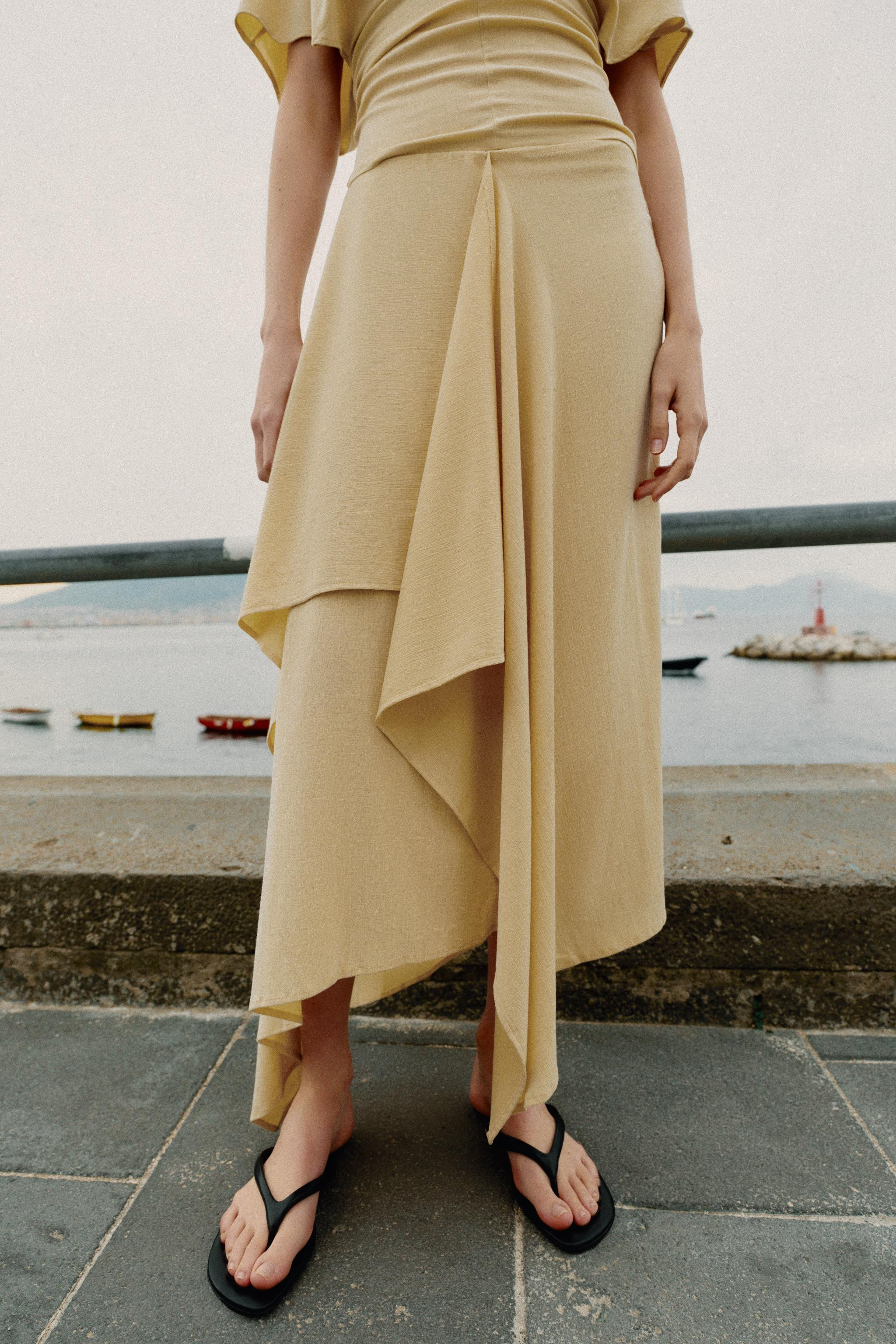 ASYMMETRIC FLOWY SKIRT | Zara US