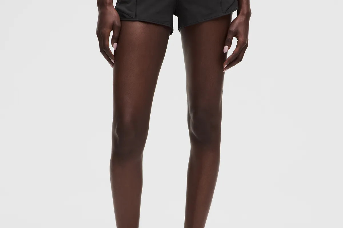 Women's | lululemon Hotty Hot High-Rise Lined Short 2.5" | Fleet Feet