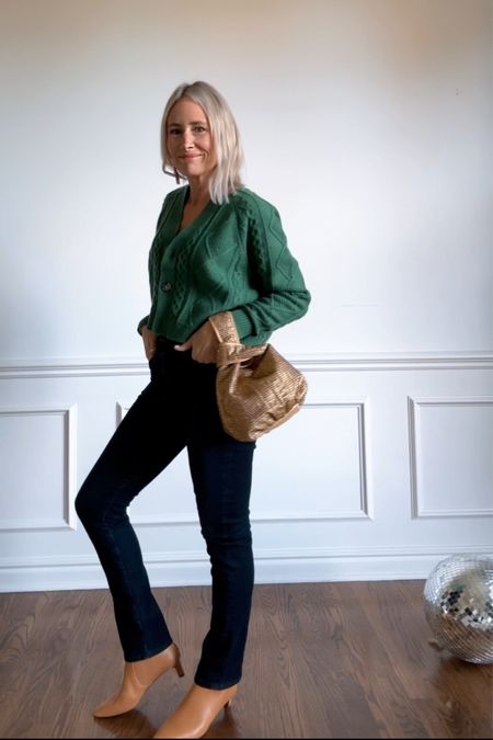 Thanksgiving outfit, holiday outfit, dark denim, high rise denim, slim straight, wearing my true size 24
Sweater and boots  on sale with code LETSGO
Purse and earring are on sale too