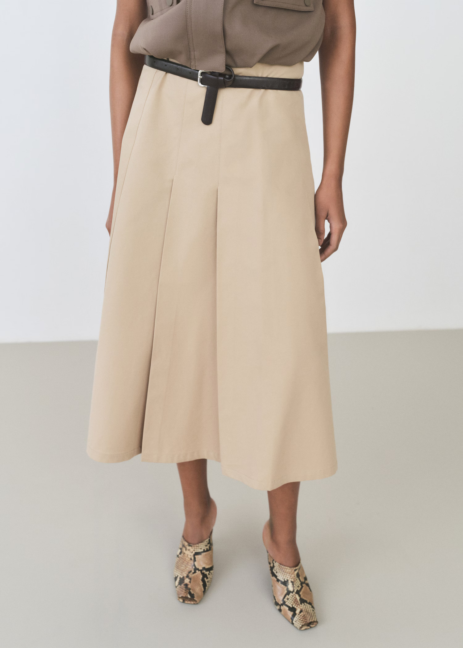 Flared skirt with pleated detail - Women | MANGO United Kingdom | MANGO (UK)