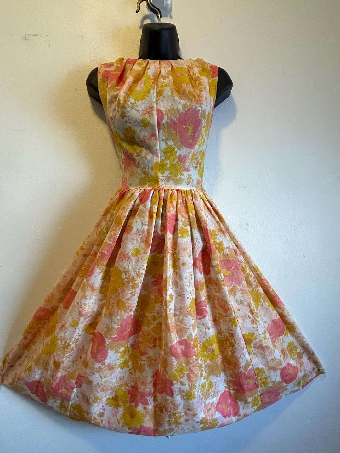 vintage 1950s/1960s floral garden print pink fit and flare full skirt day dress by carol rodgers ... | Etsy (US)