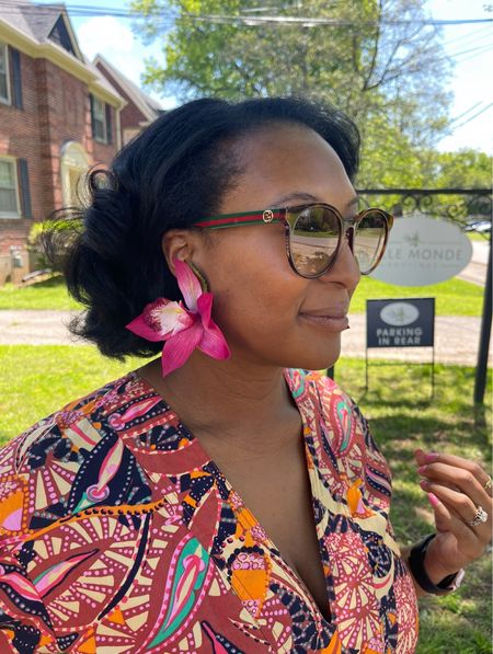 Sunglasses | flower earrings | spring dress 

#LTKfindsunder100 #LTKstyletip #LTKSeasonal