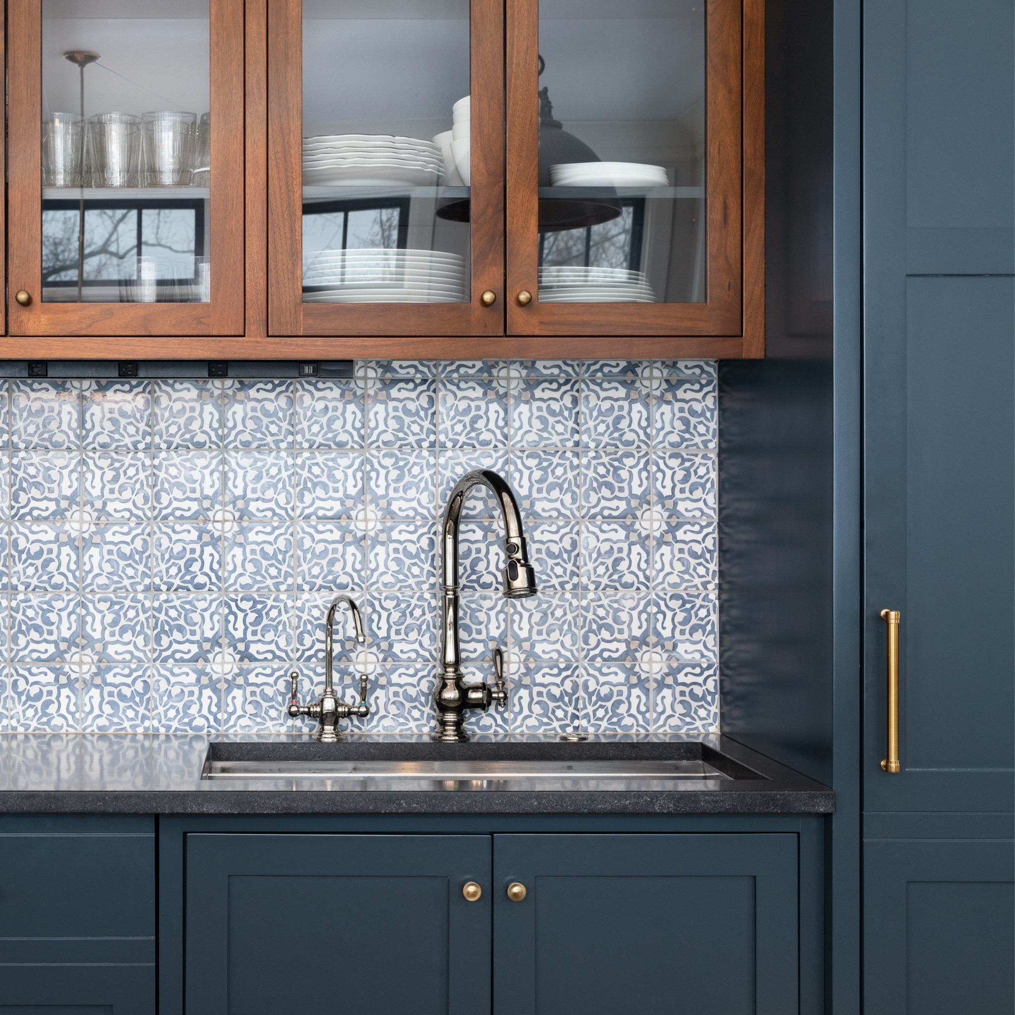 Get the look! These brass cabinet pulls are gorgeous !

#LTKHome