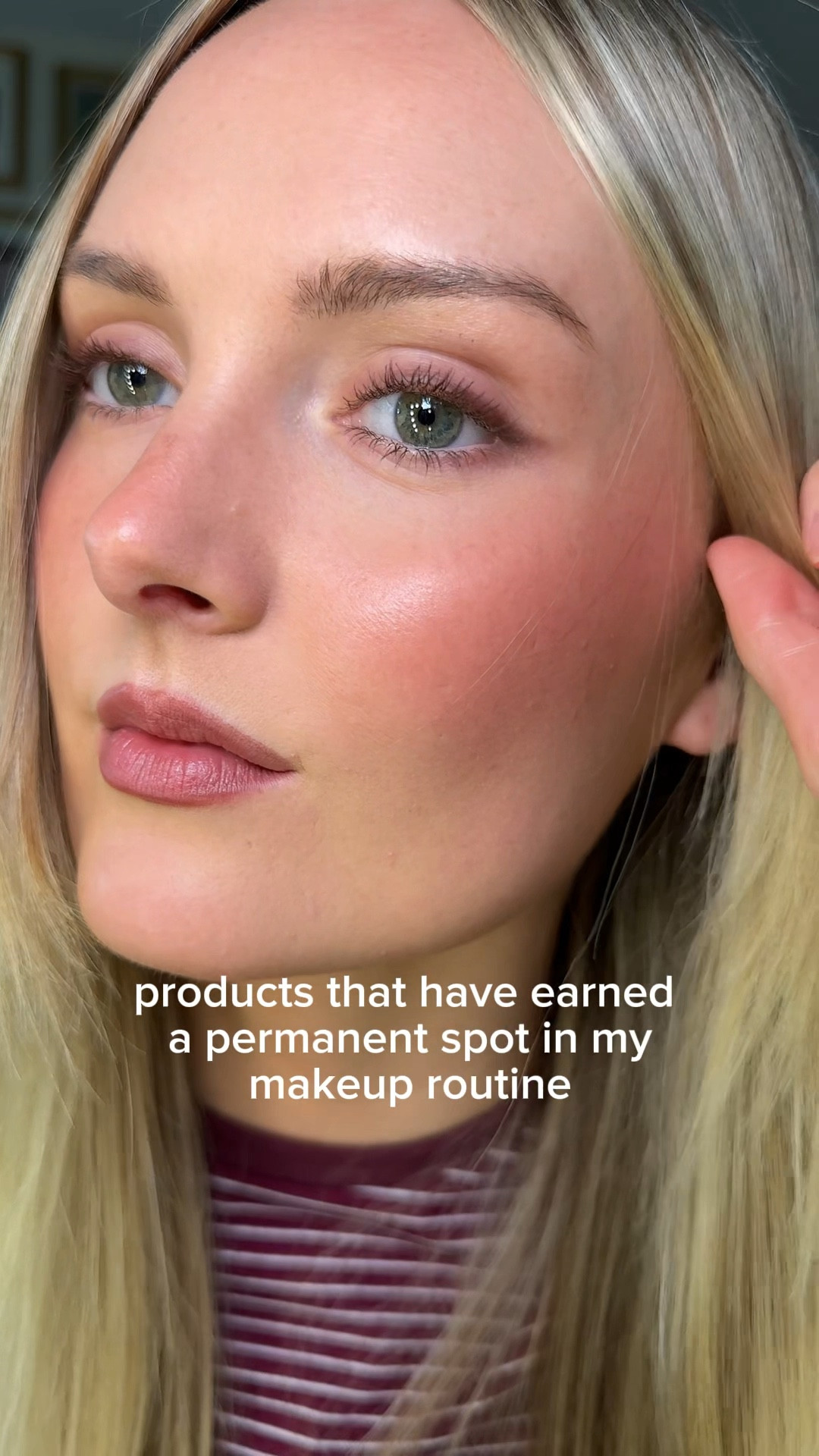 “Ok but what products are you actually using on a daily basis??” Is a question I get all the time! So here’s my answer: products that have earned a permanent spot in my daily-user makeup collection because they are THAT good :) 

Products: 
@lorealparis Lumi glotion shade 903 medium 
@lancomeofficial Teint Idole concealer shade 215
@iliabeauty ladybird blush 
@hudabeauty peach pie powder
@personacosmetics chocolate eyeliner 
@sephora Sephora collection makeup brush 10 smudger
@refybeauty brown mascara 
@maccosmetics whirl lip liner 
@clinique black honey almost lipstick
