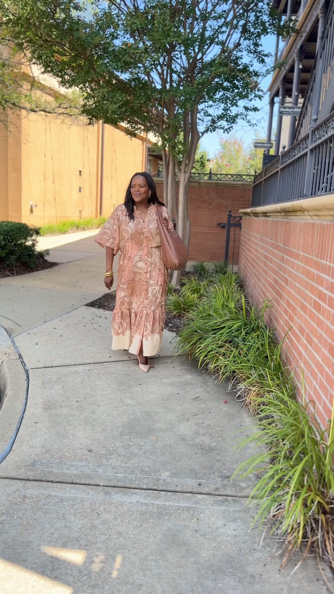 Looking for a dress for Fall family photos or maybe something chic and comfortable to wear for Thanksgiving, you’ll love this relaxed maxi dress from H&M! Wearing the size M. 

#fallfashion #falltrends #fallfamilyphotos #thanksgivingday #midsizestyle #whattowear #falldresses

#LTKootd #LTKWorkwear #LTKOver40