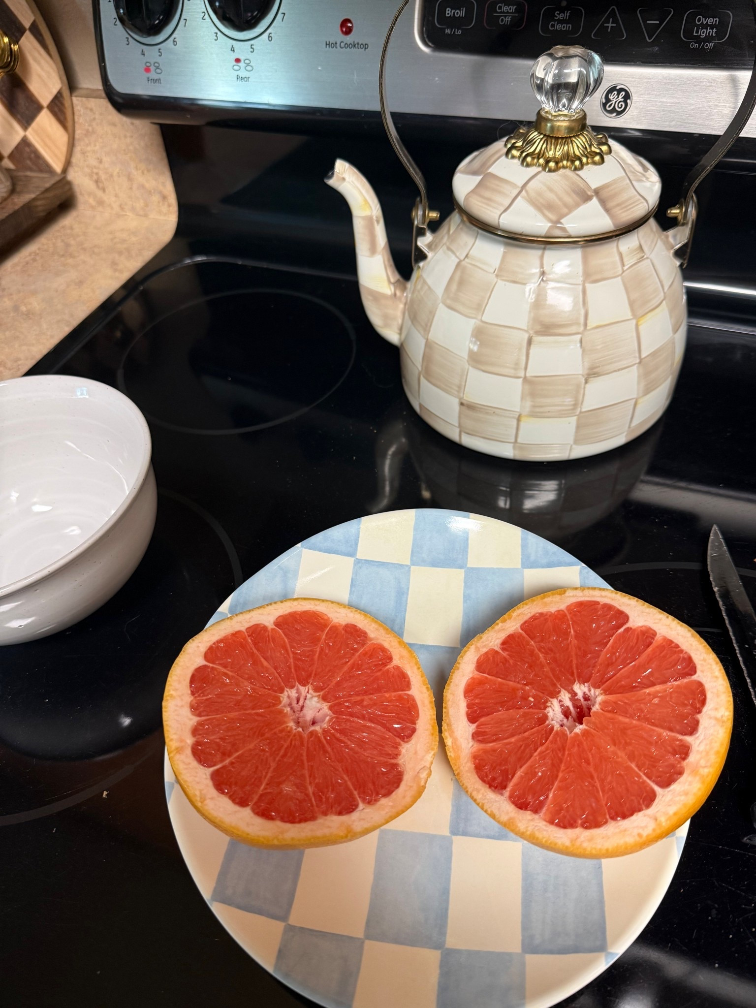Honestly forgot how good grapefruit was🤩 I haven’t had it in forever🩵

#LTKdayinmylife #LTKfoodie #LTKHome