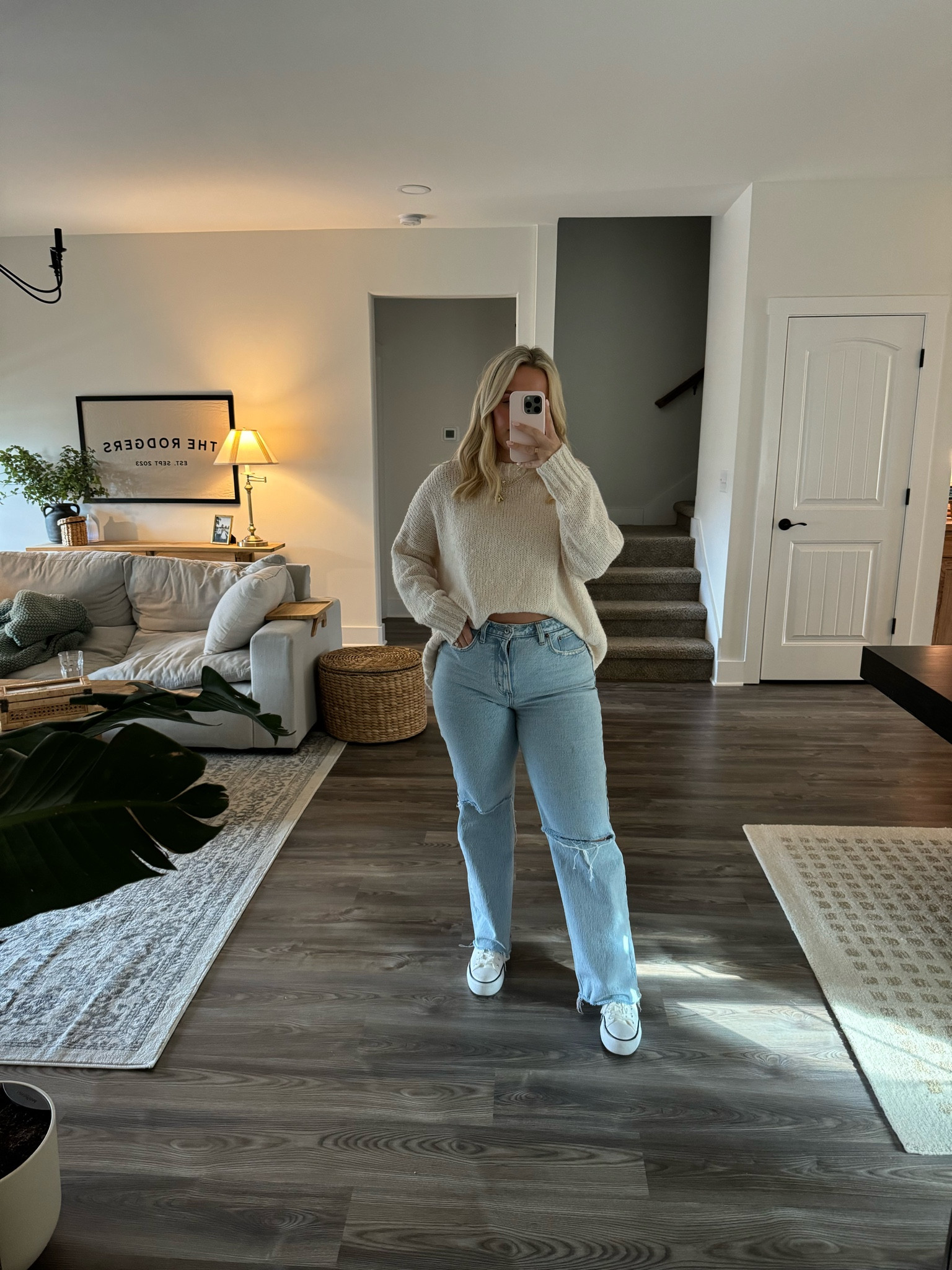 Jeans // 27 
Sweater // medium 
Shoes // tts

#LTKstyletip #LTKmidsize