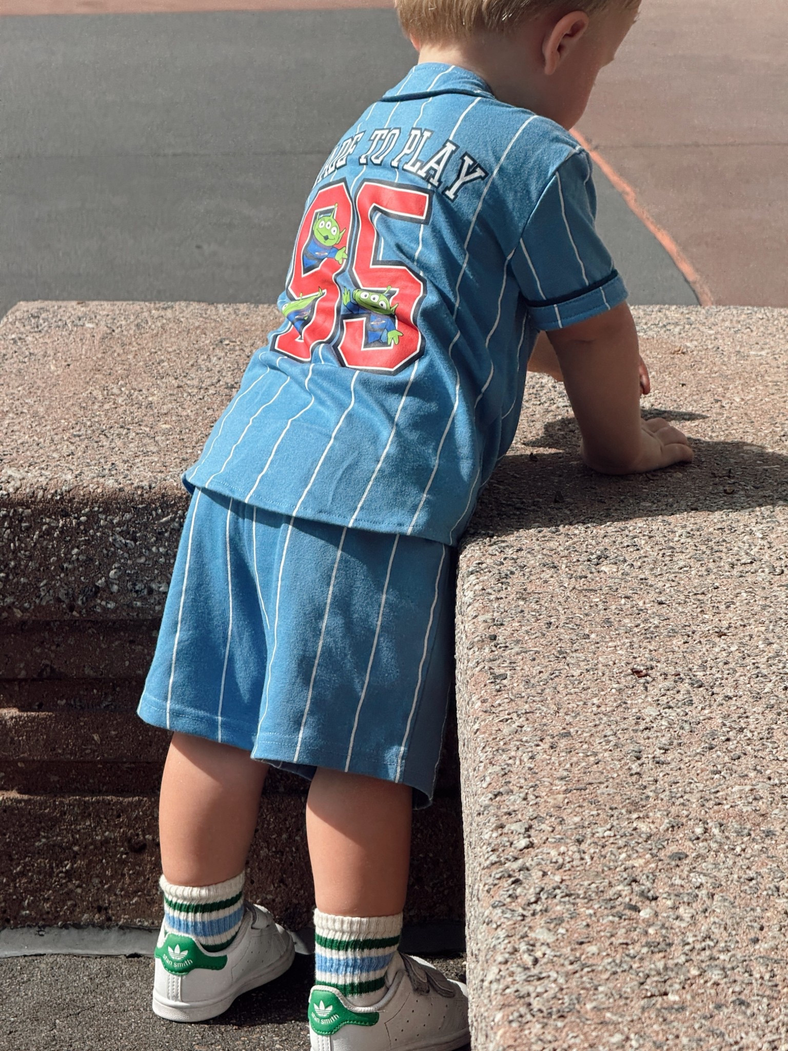 crew’s disney day 2 fit 💙

#LTKmomlife #LTKootd #LTKKids