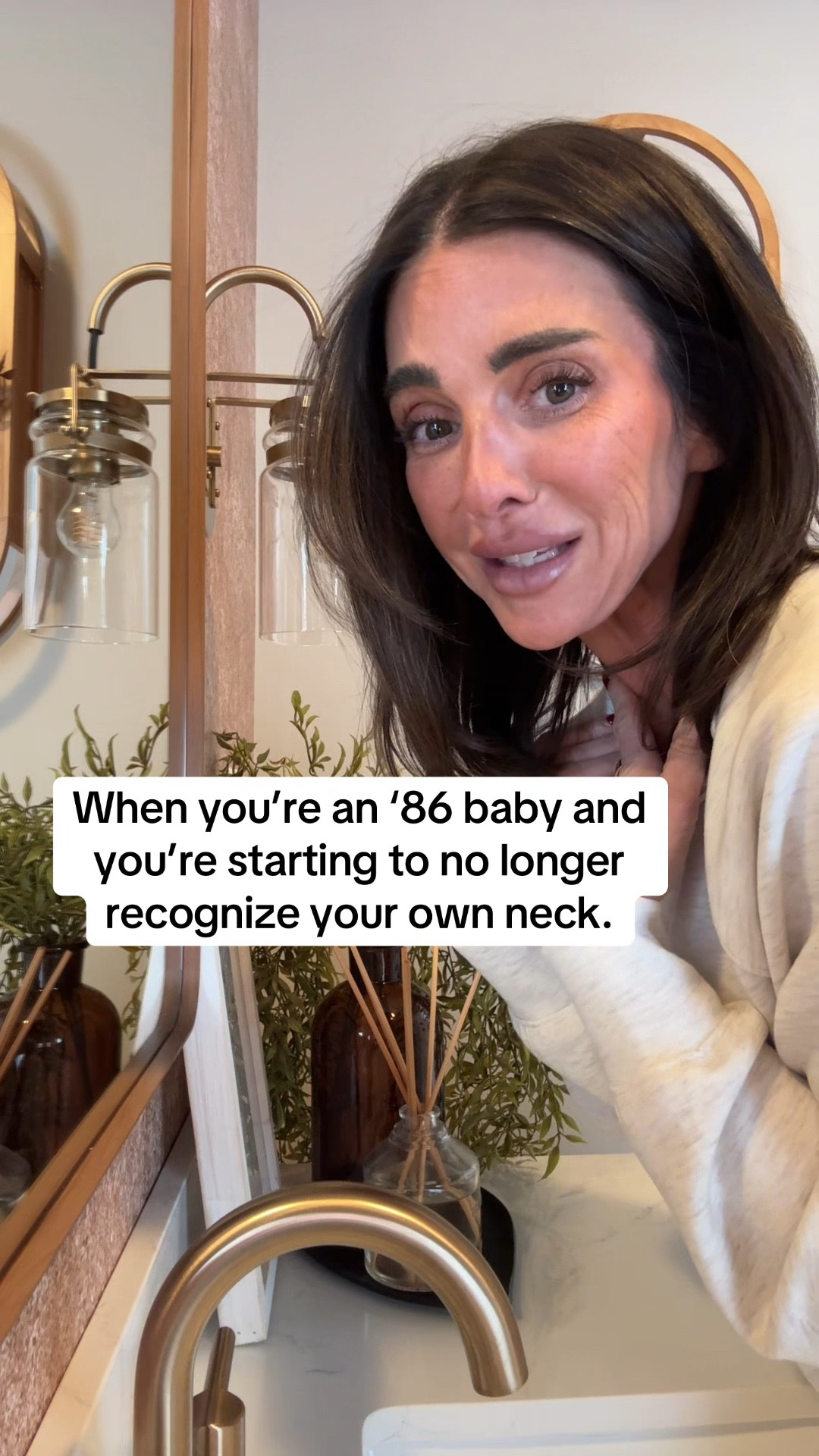 Who’s neck even is this? 