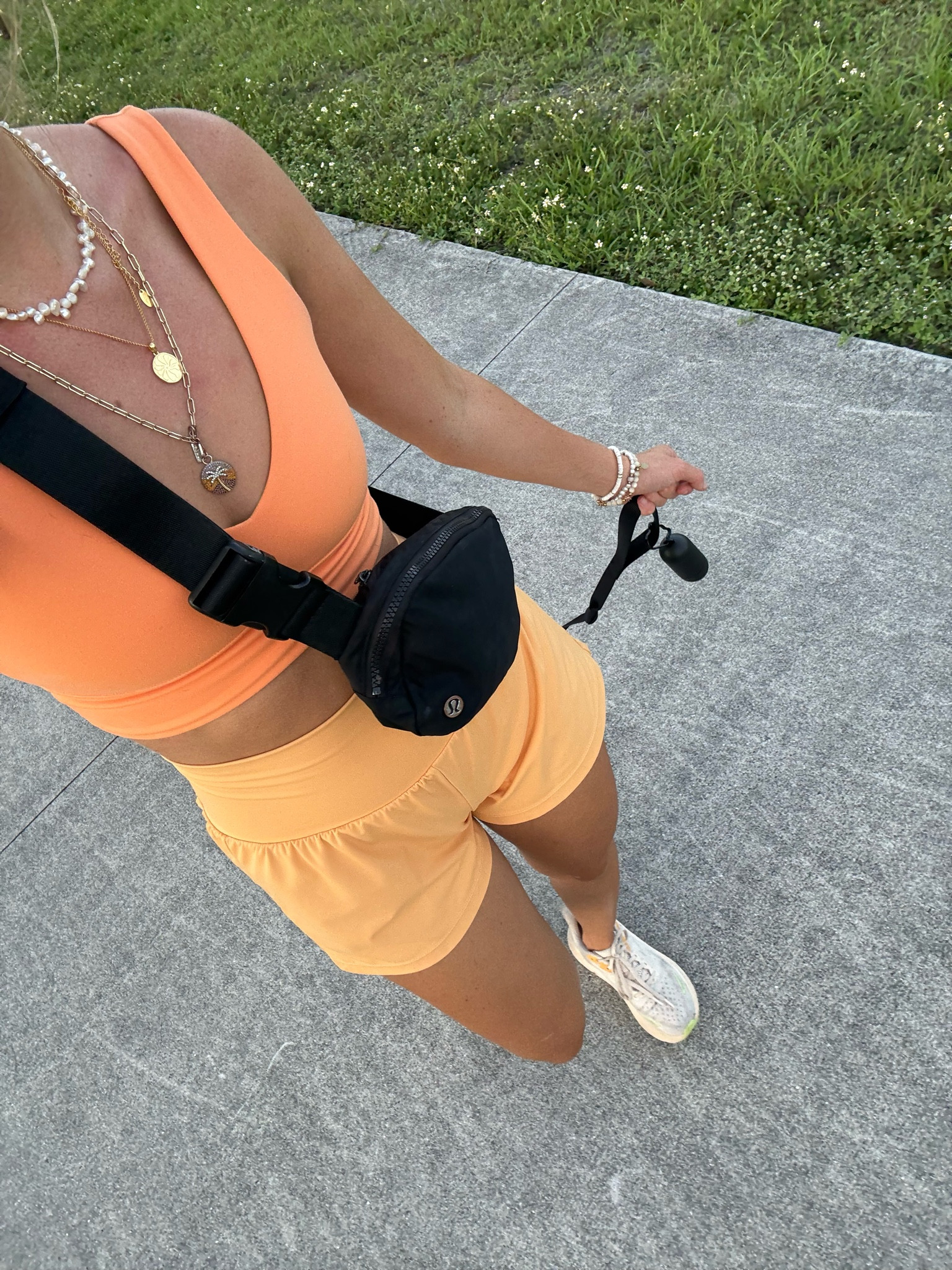 Cutest activewear outfit! Diff brands but I did a monochrome outfit lol 

#LTKActive #LTKFindsUnder50 #LTKStyleTip