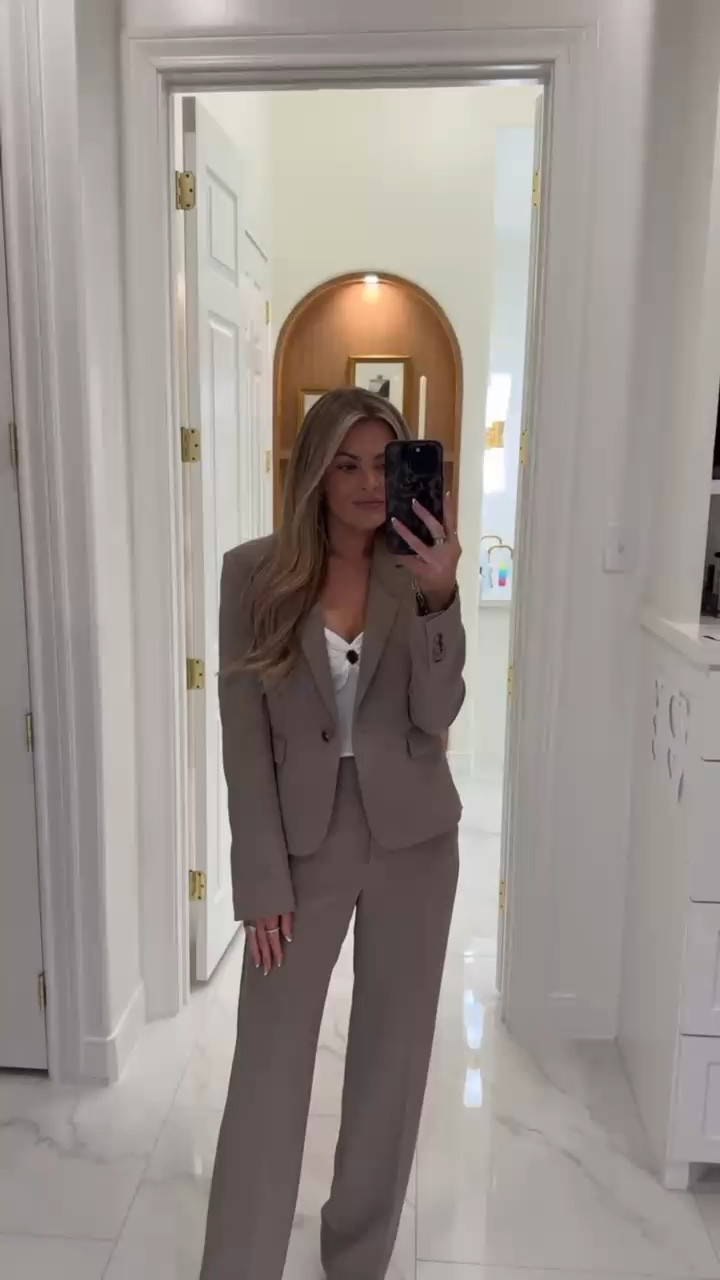 love this matching set, perfect for all the girls who love neutrals! this is perfect if you’re looking for classy and timeless pieces! (wearing a size 2 in both pieces) 

Aritzia, classy pieces, matching trouser set, neutral set, work outfit, dressy outfit

#LTKFindsUnder50 #LTKFindsUnder100 #LTKSeasonal