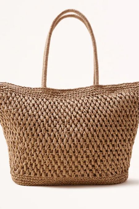 The perfect spring and beach bag! #abercrombiesale #abercrombie 

#LTKSeasonal #LTKsalealert #LTKFind