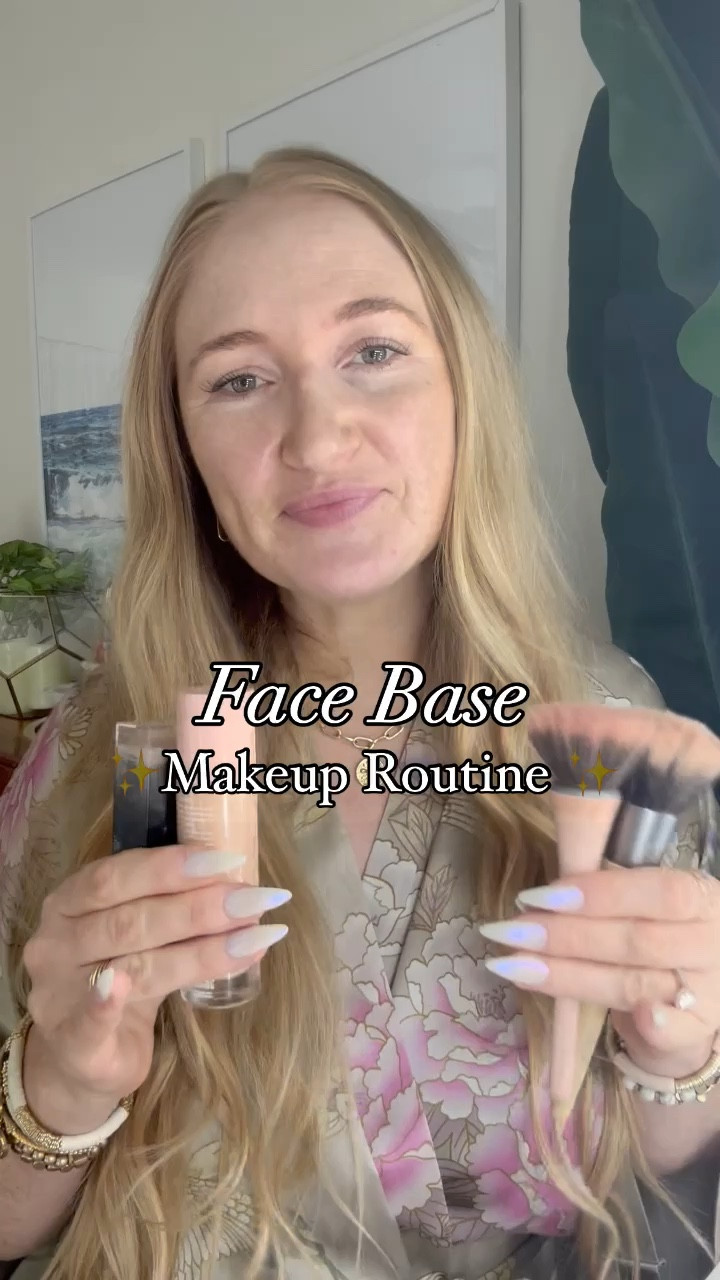 Daily face favorites 🧡

Wearing shade cashew in foundation stick, 110 in concealer, light in glow serum ✨

Makeup routine, daily makeup, foundation, cream bronzer, blush, favorite makeup 

#LTKfindsunder50 #LTKover40 #LTKbeauty