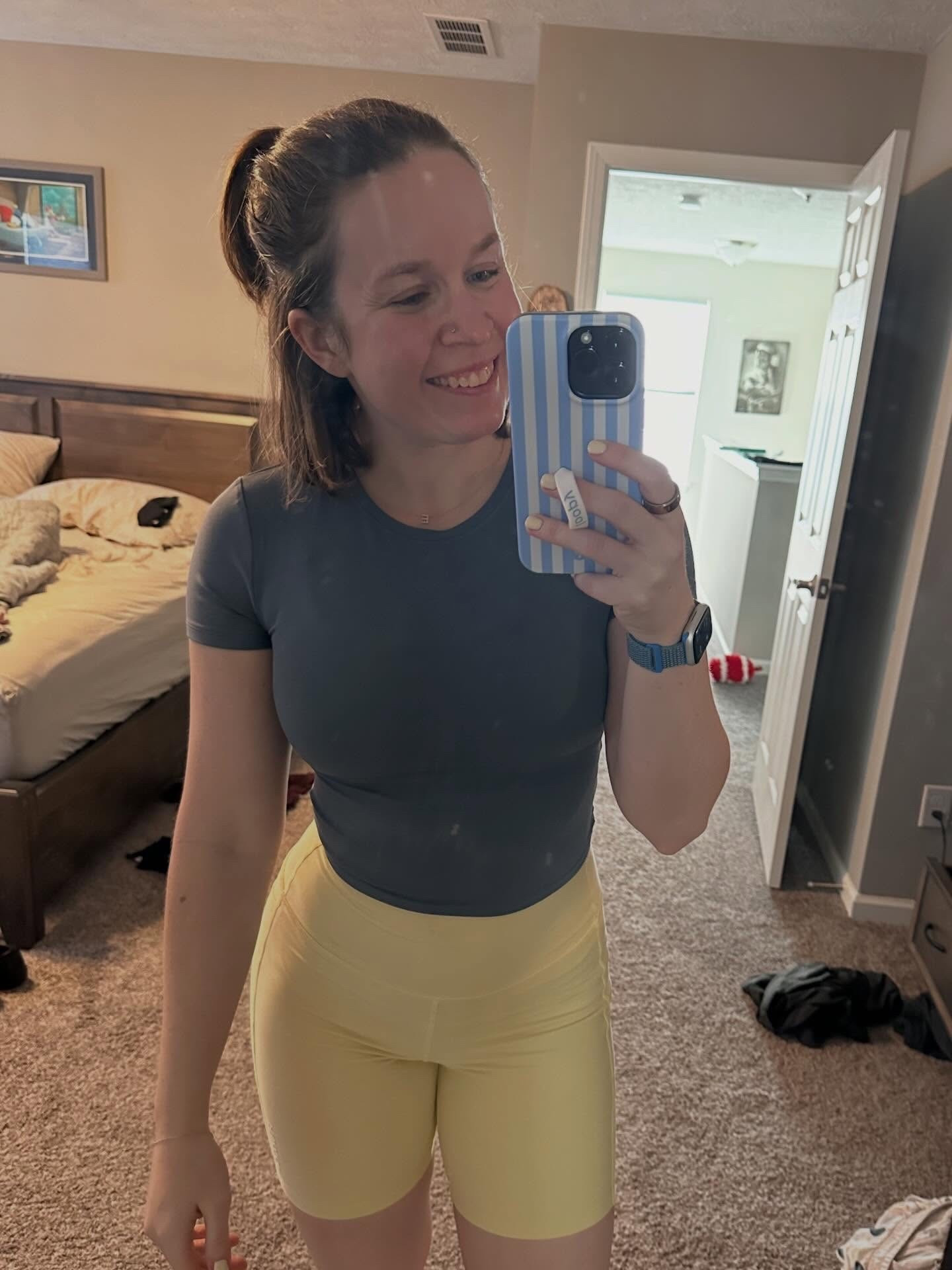 today’s fit ☀️ sunny with a chance of clouds ⛅️ hope you have a wonderful start to your week. my top is the open backed shirt from @athleta I bought, it’s super cute and can’t wait to test it out for my run! 
.
.
.
#runners #runnersofinstagram #peloton #pelotonapparel #athletacreator