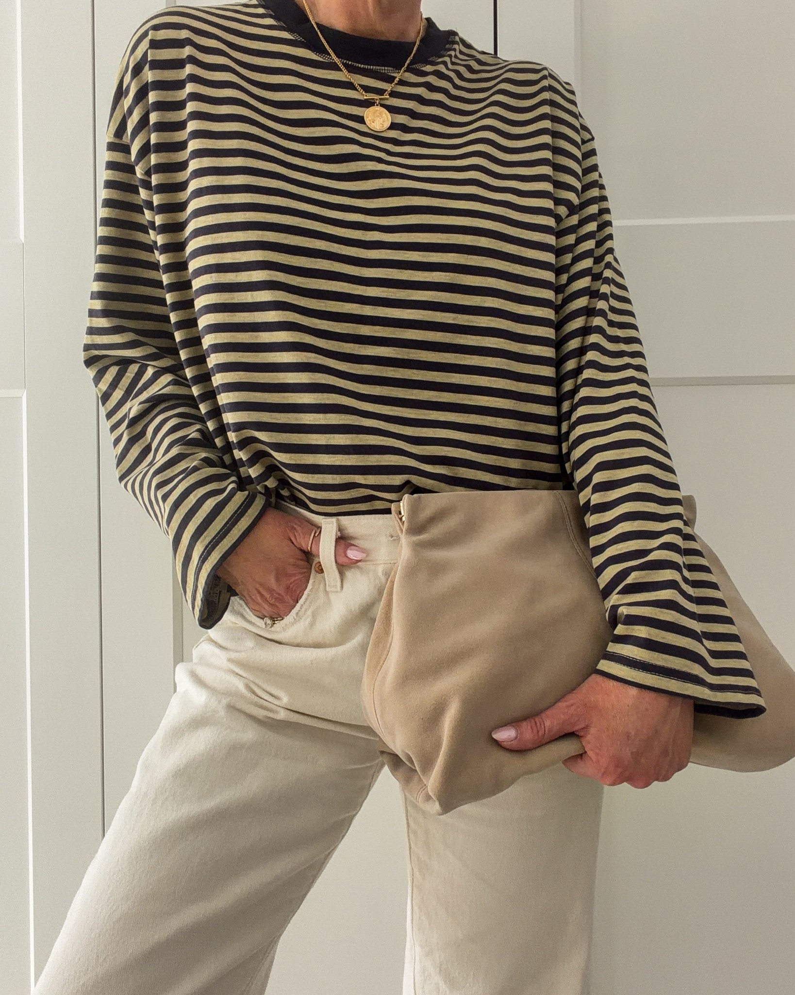 The perfect oversized clutch that’s worth every penny and these striped tees look just like Lioness but are 60% less!

#LTKSeasonal #LTKOver40 #LTKootd