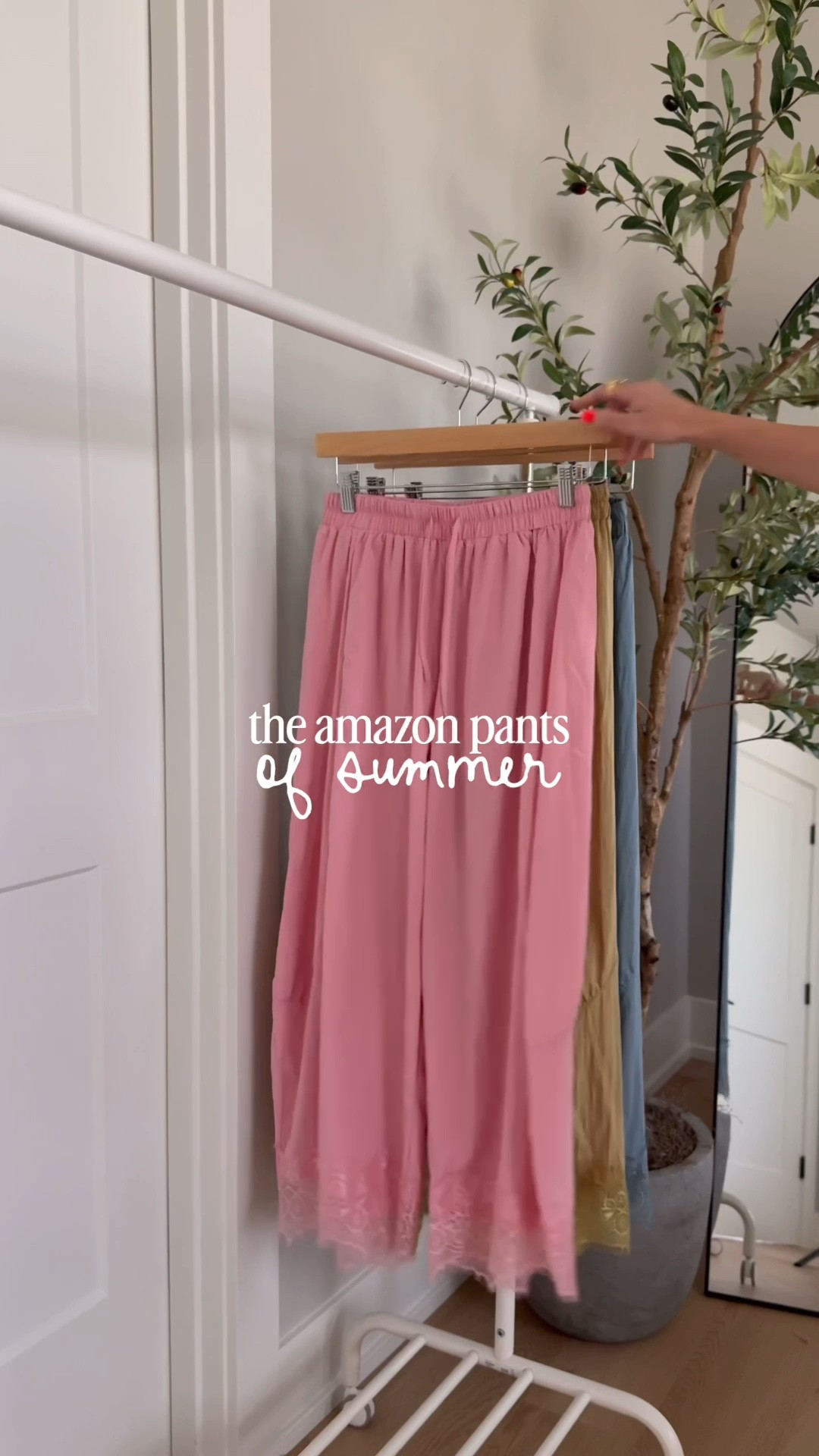 Chances are, you’ve seen these Amazon pants and I’m here to tell you they are worth the hype👏🏻

Amazon finds, Amazon fashion, summer style, try on

#LTKootd