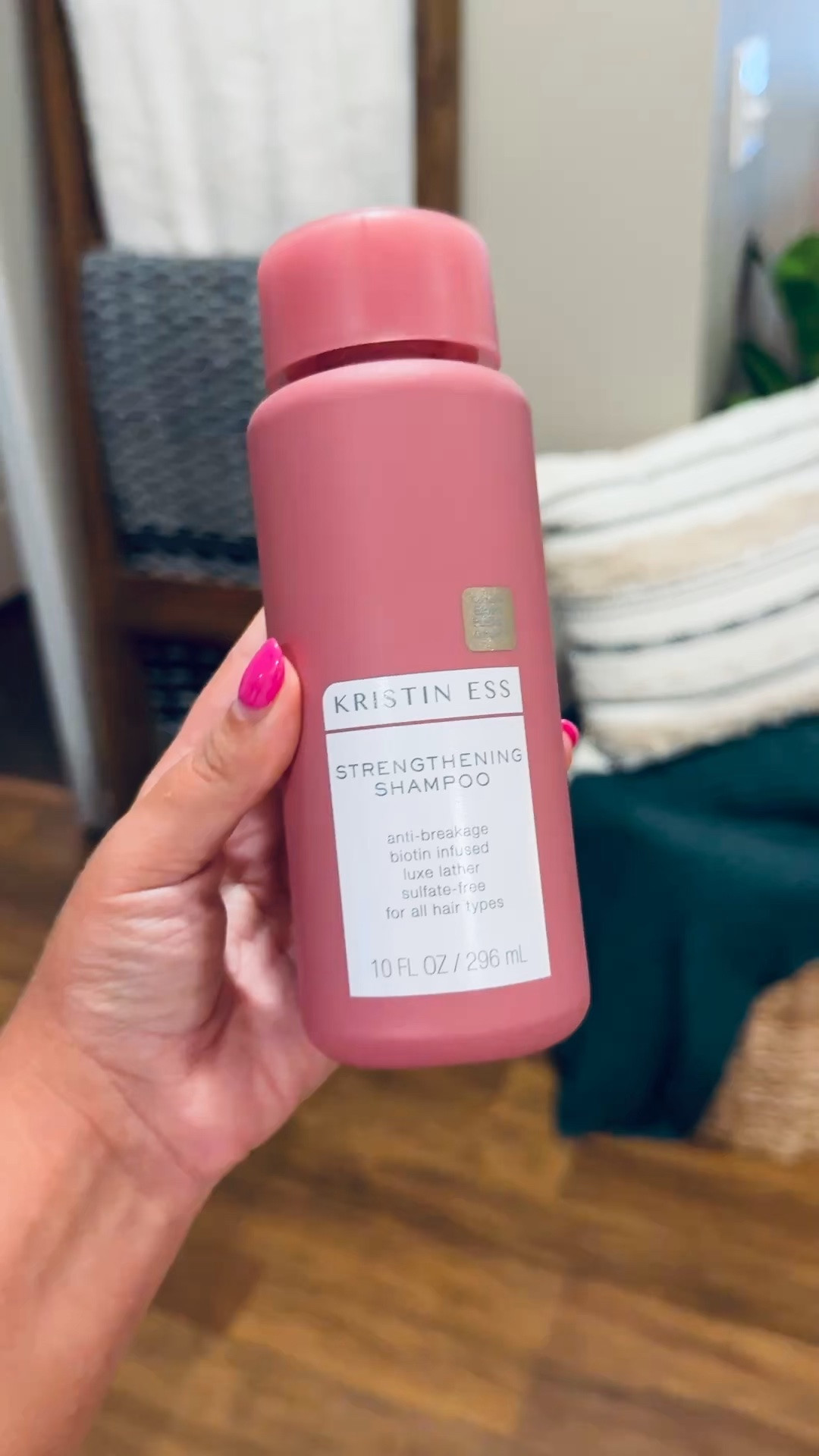 I love all of my Kristin Ess products & am running low on shampoo, so I decided to grab this one to try. 

 