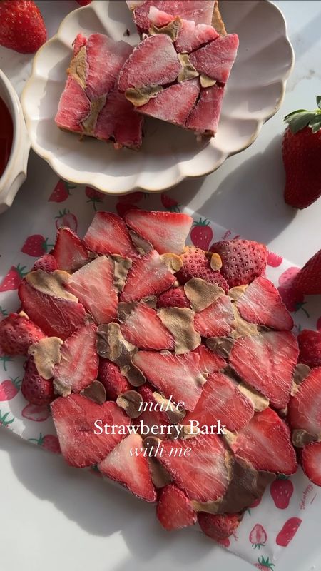 Will you be my Valentine?

This Strawberry Bark recipe is so delicious, crunchy and buttery. A treat you can enjoy with others or for yourself 😉

When we were eating it, both K and I remarked how it reminded us of ice cream. It sounds decadent but it doesn’t feel heavy at all. It’s so delicious and easy to make!

#LTKfindsunder50 #LTKVideo