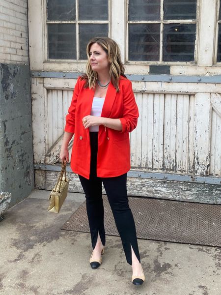 The updated and professional outfit you definitely need in your wardrobe.

Blazer is old H&M
Bodysuit & pants are Old Navy and are true to size! 

#LTKstyletip #LTKworkwear