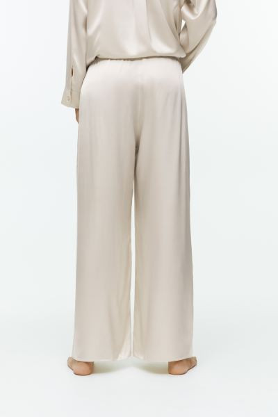 Silk Trousers - Light Beige - Ladies | H&M GB | H&M (UK, MY, IN, SG, PH, TW, HK)