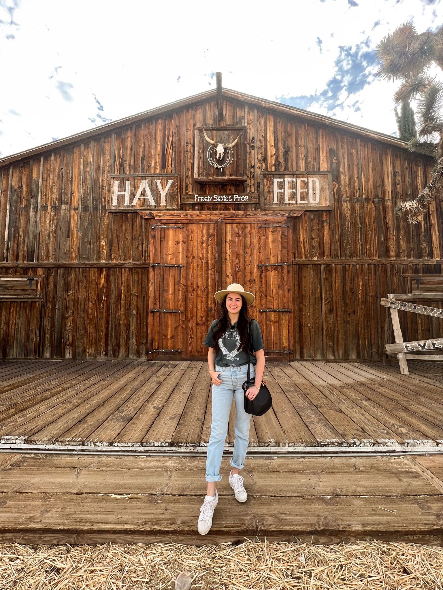 Pioneertown, CA outfit. Close to Joshua tree. Western fit

#LTKtravel #LTKfit #LTKSeasonal