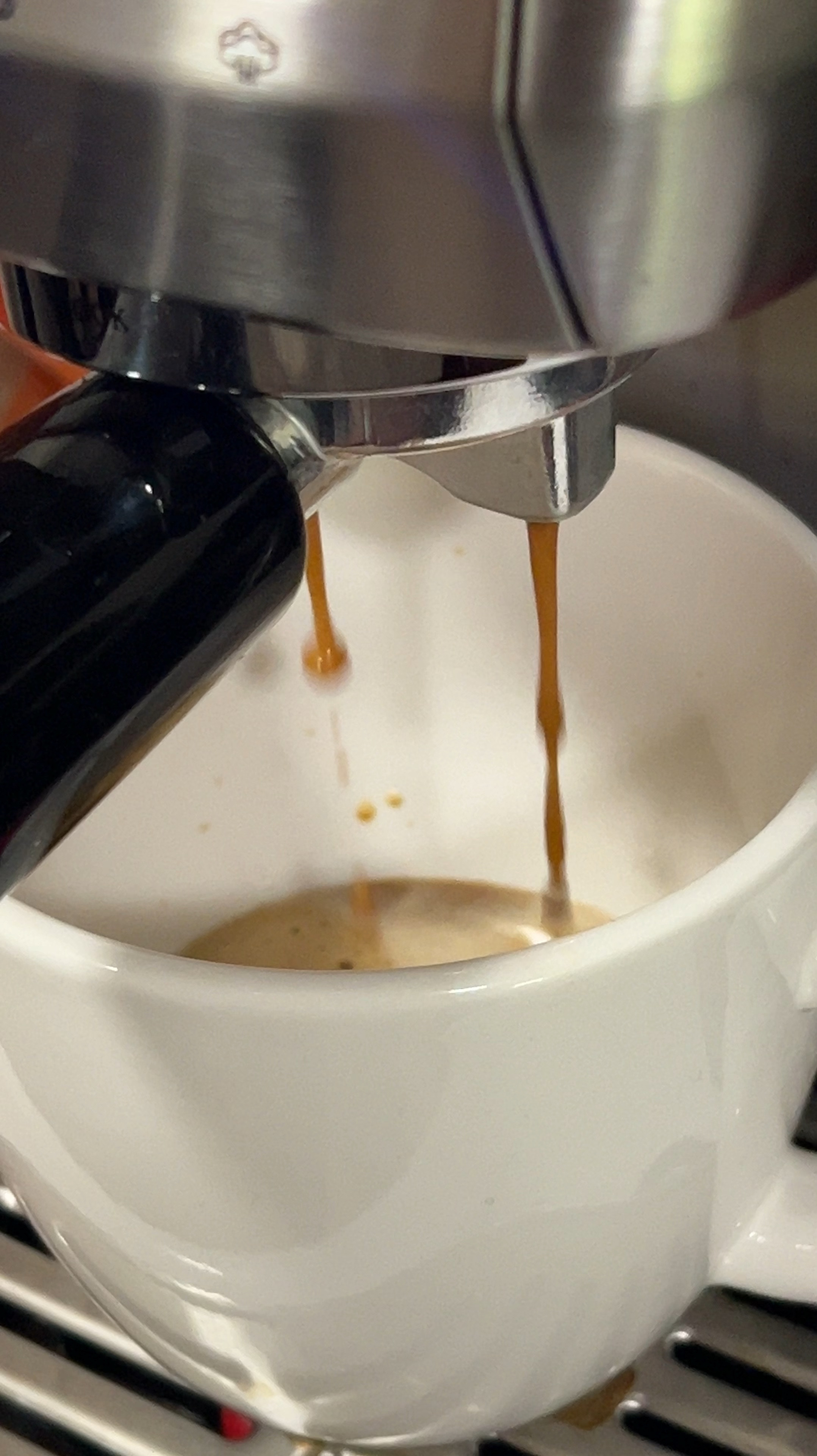 Affordable espresso machine 🤍 

#LTKVideo #LTKhome