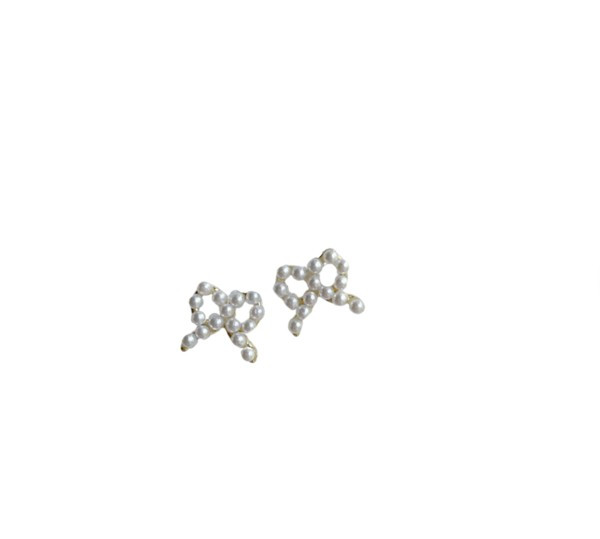 pre order: pearly bow stud | Nicola Bathie Jewelry