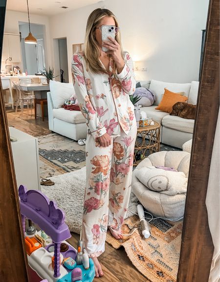 pretty floral pajama set for under $80. super soft! comes in a shorts/short sleeve set too. I’m in xs!

#LTKStyleTip #LTKFindsUnder100 #LTKGiftGuide