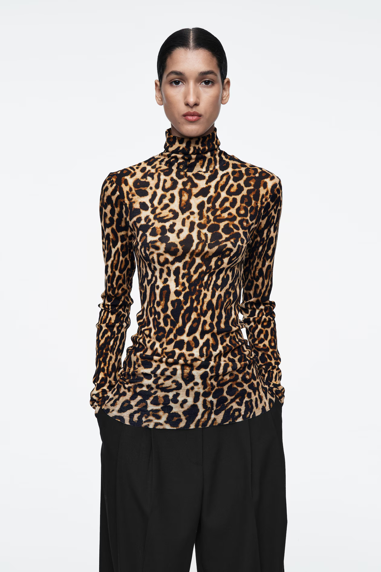 ROLLKRAGENOBERTEIL AUS MERINOWOLLE - LEOPARDENMUSTER | COS (EU)