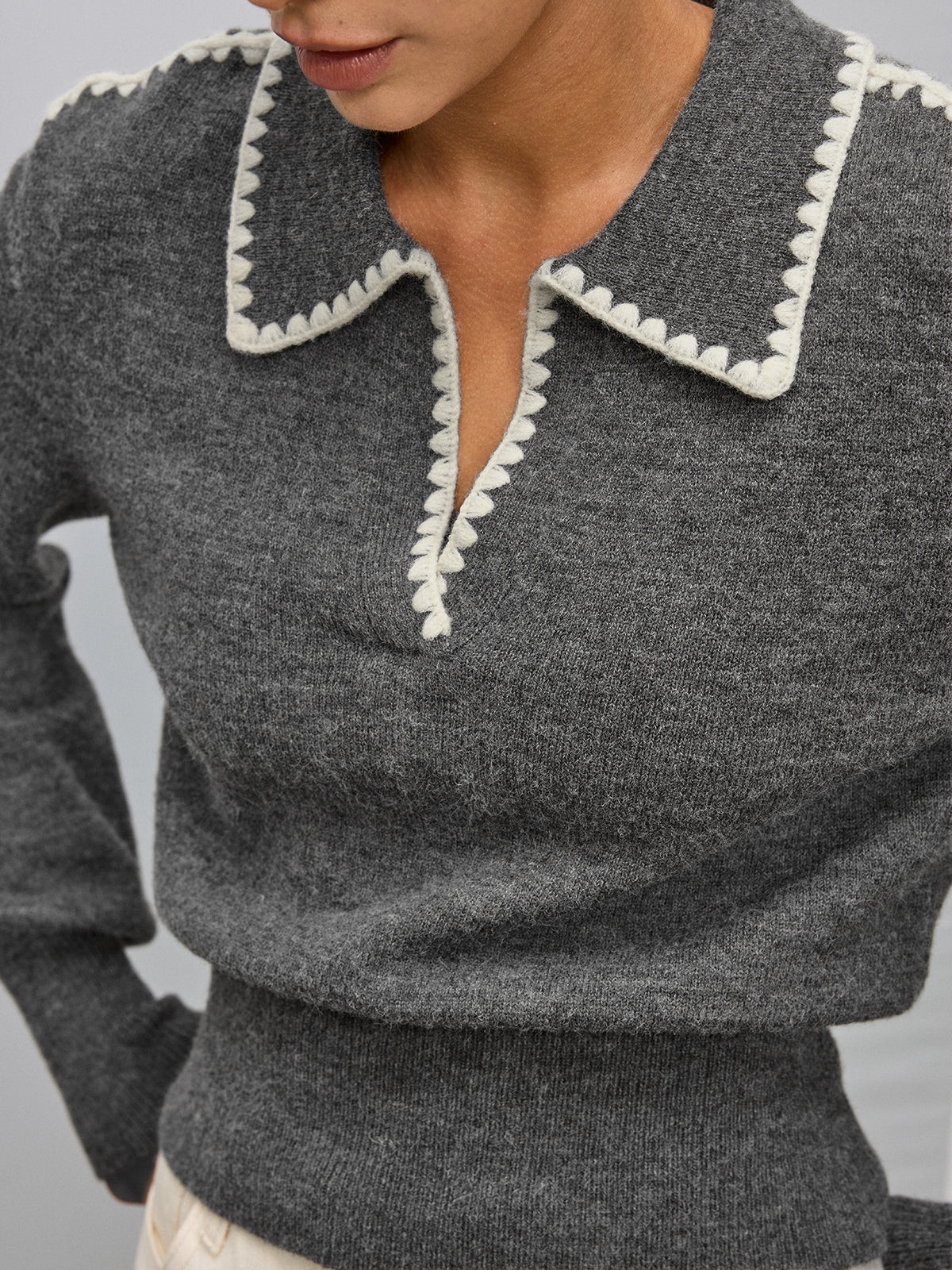 Contrast Embroidered Trim Polo Sweater | Commense