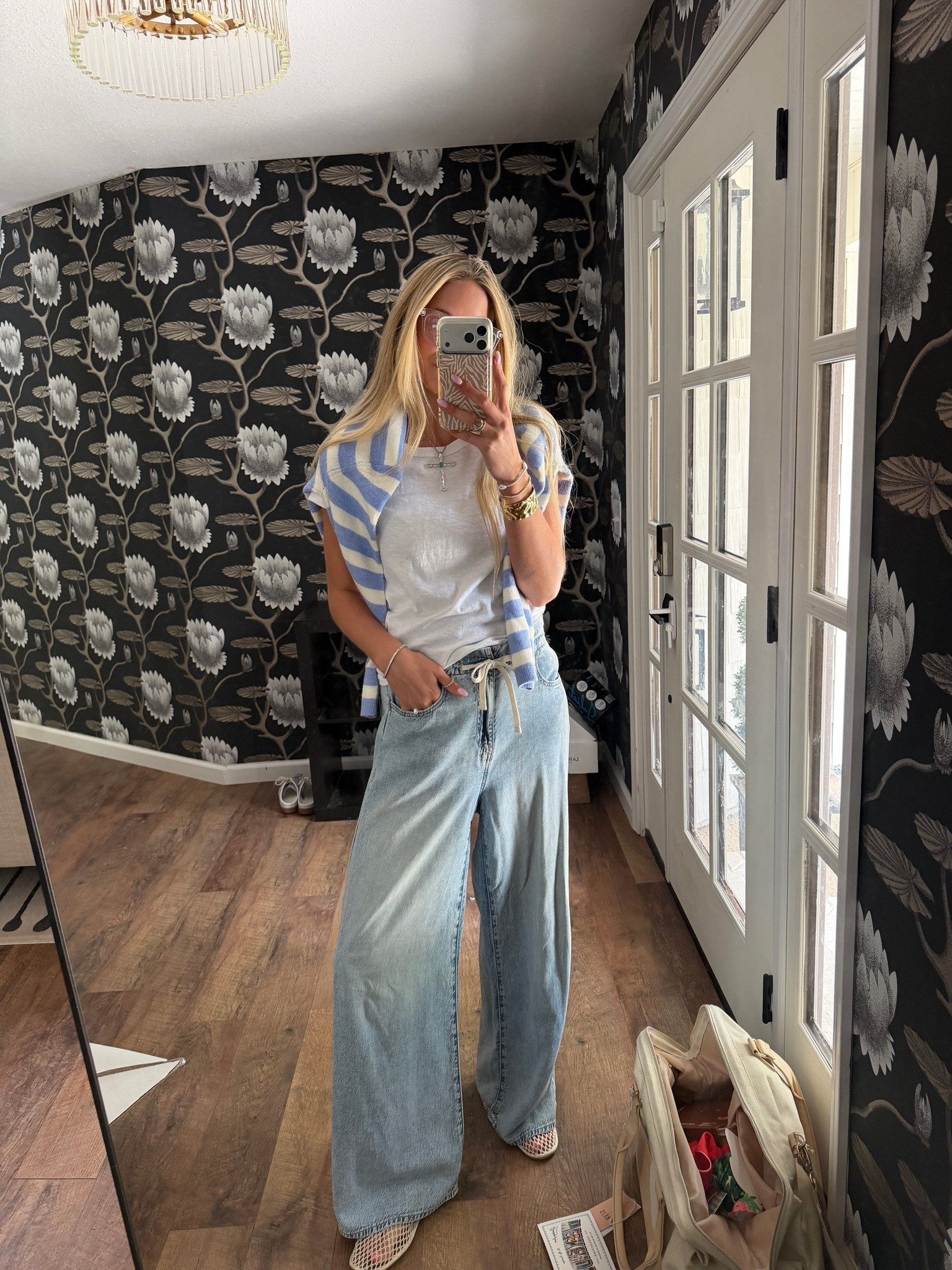 Easy comfy outfit that is still so cute and on trend! #summer #outfitideas