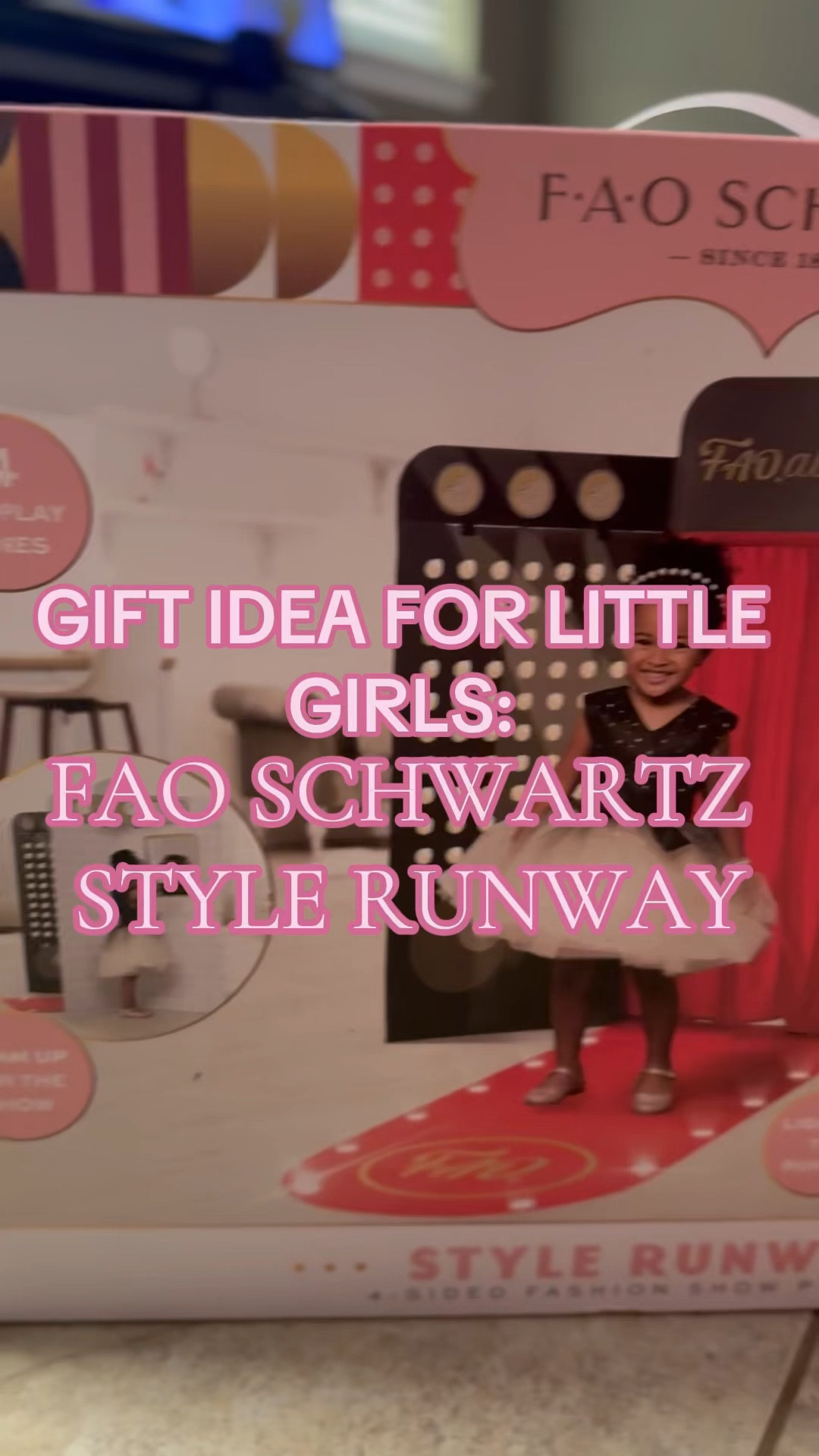 FAO Schwarz Style Runway 4-Sided Fashion Show Playset