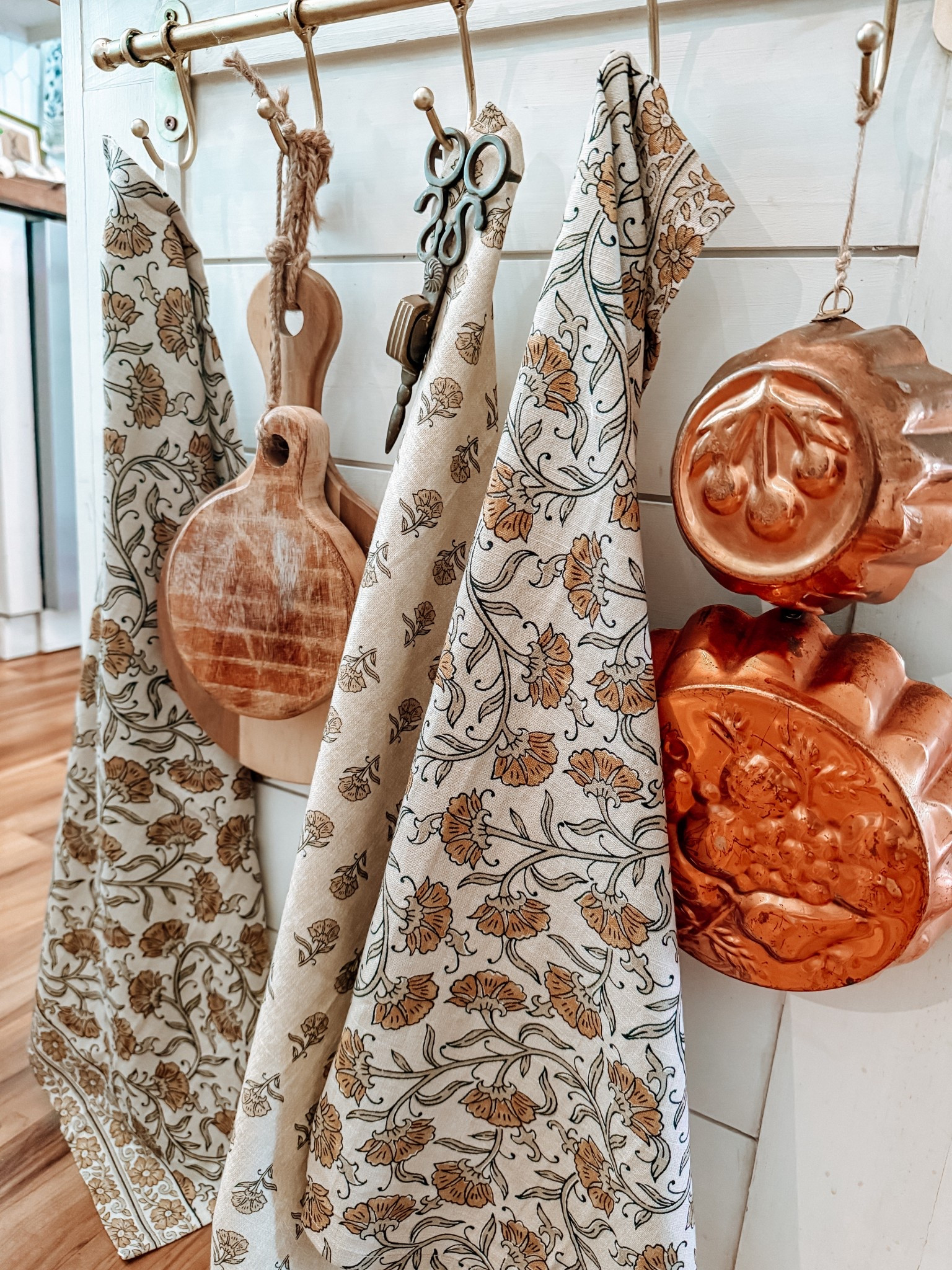 These are the kind of details that make a kitchen feel collected 🤍 the texture, the pattern, the way they soften the space… we sourced these tea towels to be both beautiful and actually usable every day.

#cottagestyle #kitchendetails #vintagekitchen #cozyhome #collectedlook #functionaldecor #homestyle