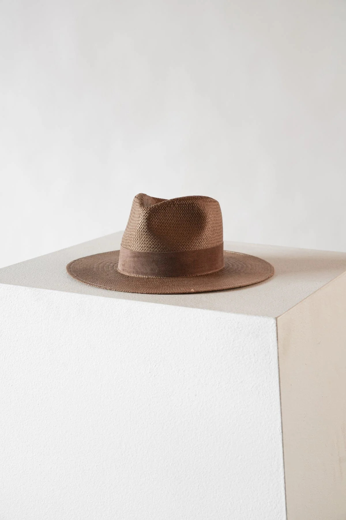 Luna | Janessa Leone