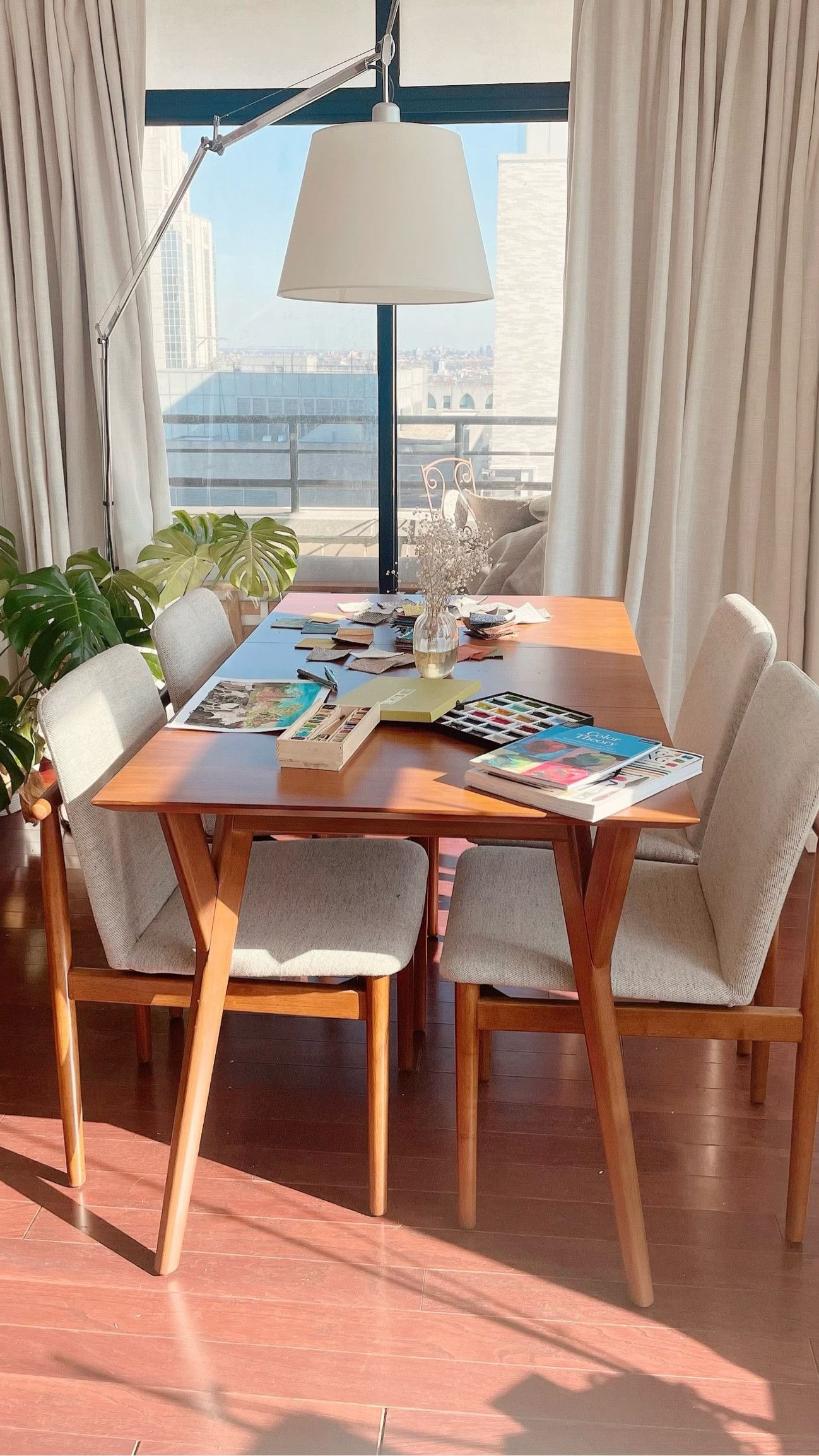 I’ve had this Mid Century expandable Table that seats 4-6 +dining chairs from West Elm for over a year now and I still love it! Best for small apartments! I highly recommend. Thought I’d share cause it’s finally on sale! Shop the link :)

#LTKhome #LTKFind