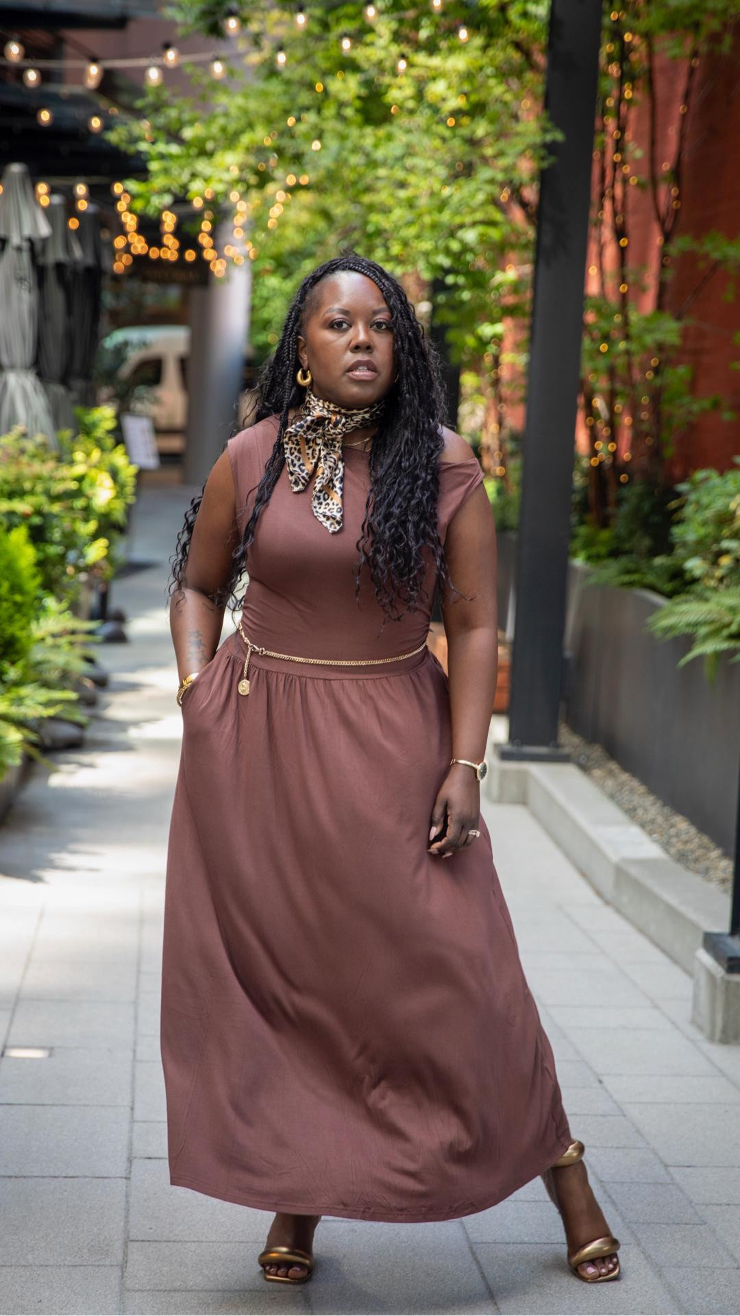 As we wrap up summer I always like to choose a few pieces to go into fall with me and this dress is one of them. The color and fit is perfect to pair with a blazer or cute top! 

#Fallfashion #Maxidress #Fallwardrobe


#LTKFindsUnder100