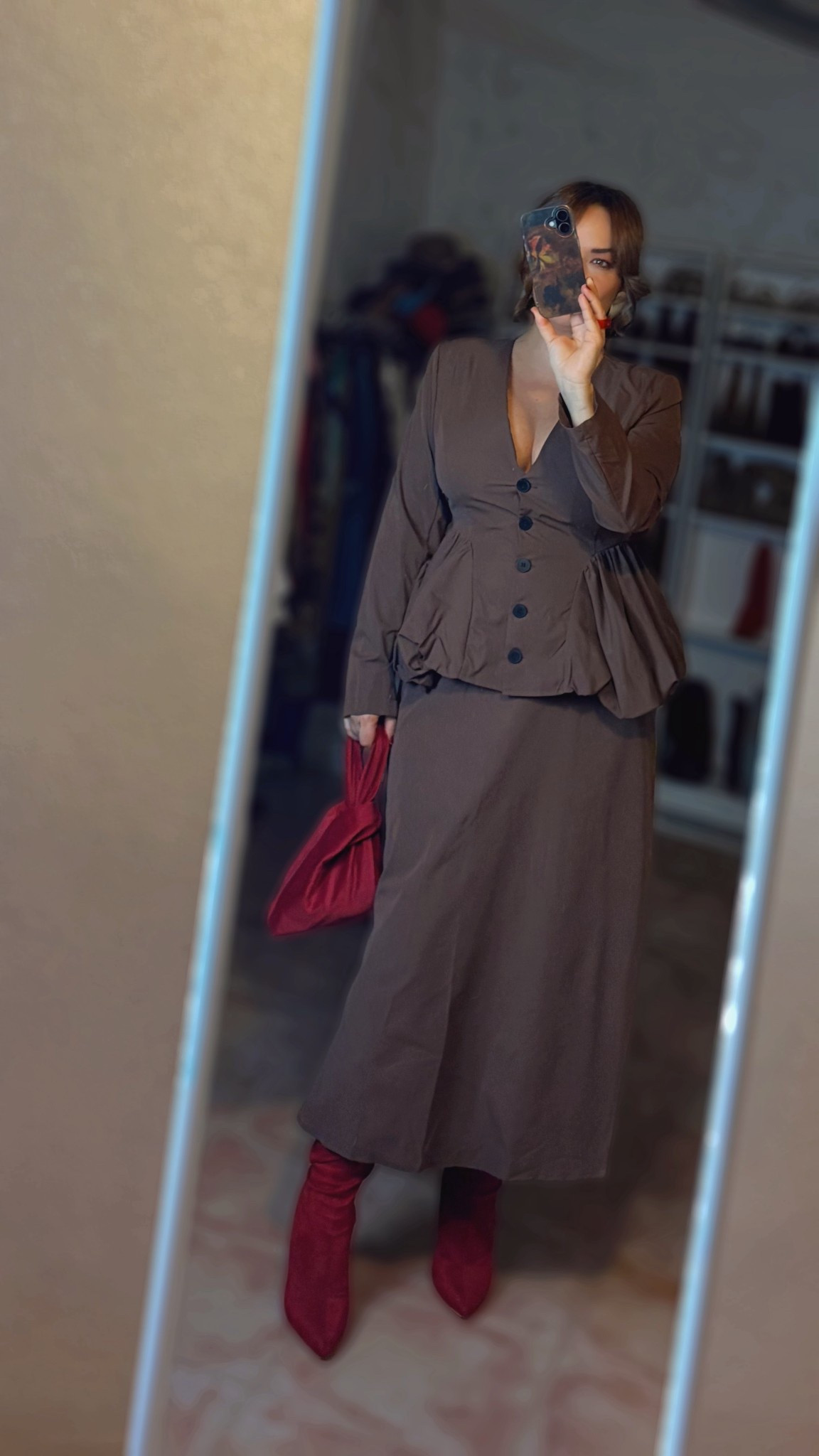 Brown and red outfit 

#LTKespana #LTKeurope