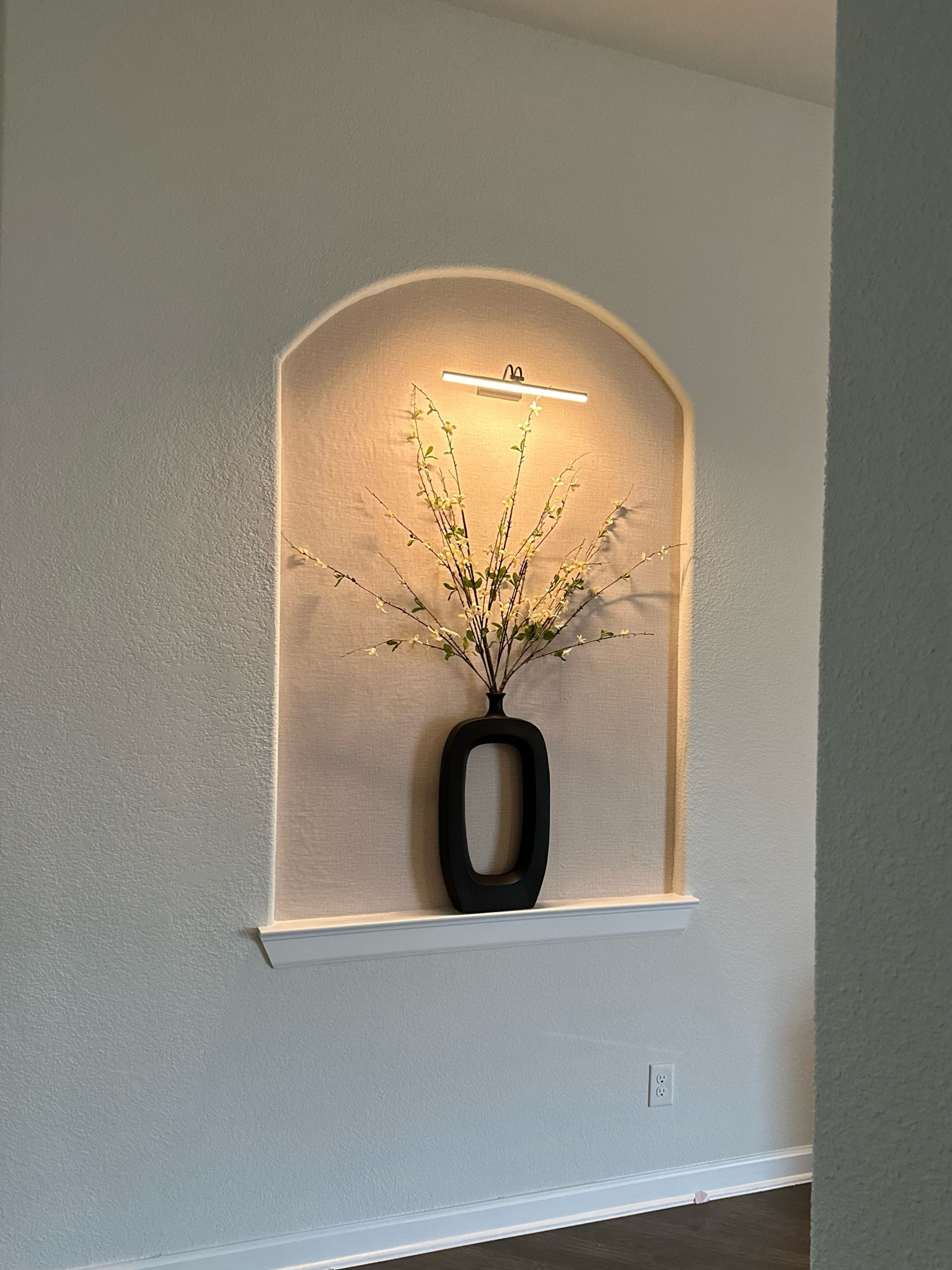 vase is homegoods
florals are hobby lobby but linked similar 

#LTKhome