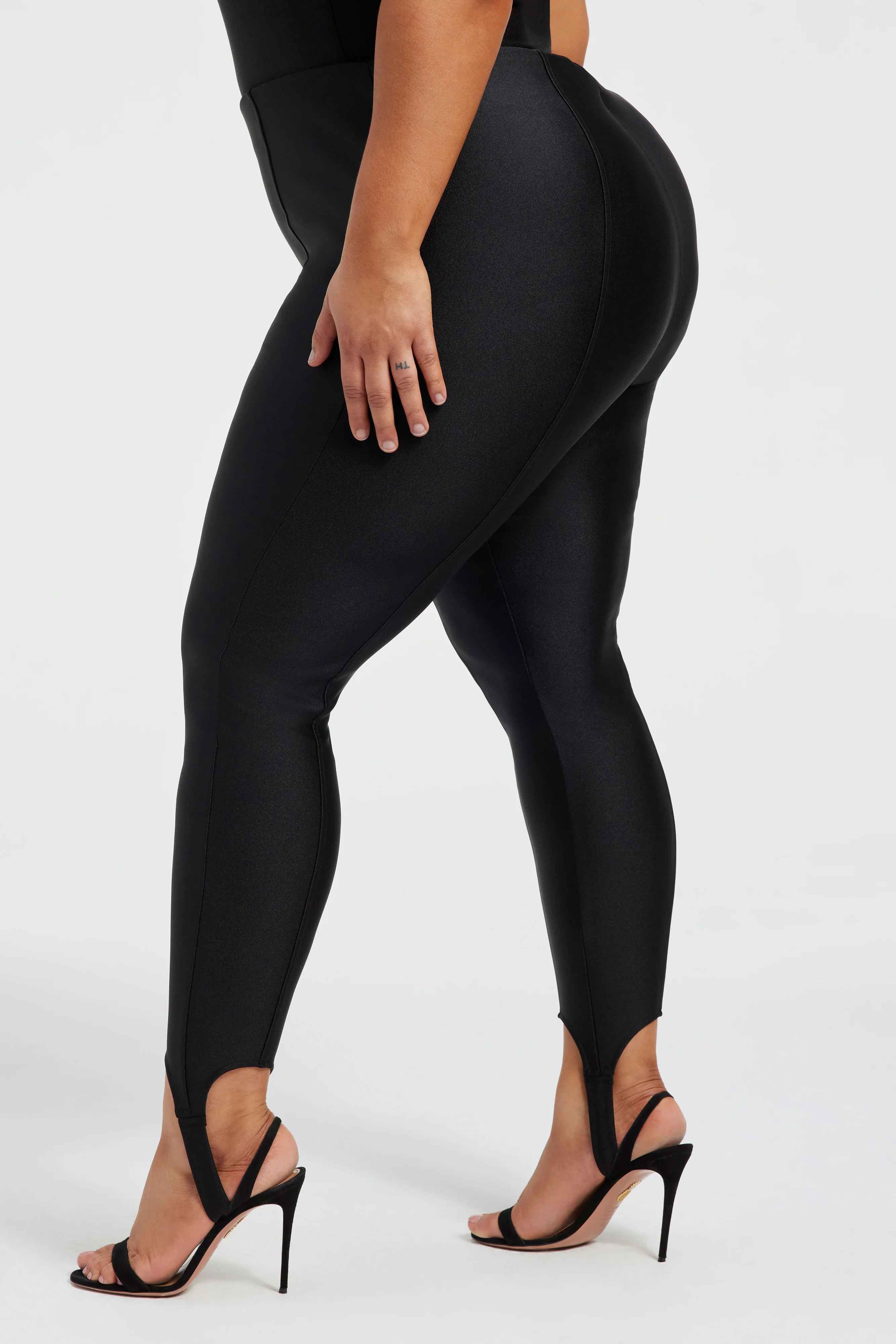 COMPRESSION SHINE STIRRUP PANTS | FUCHSIA PINK001 | Good American