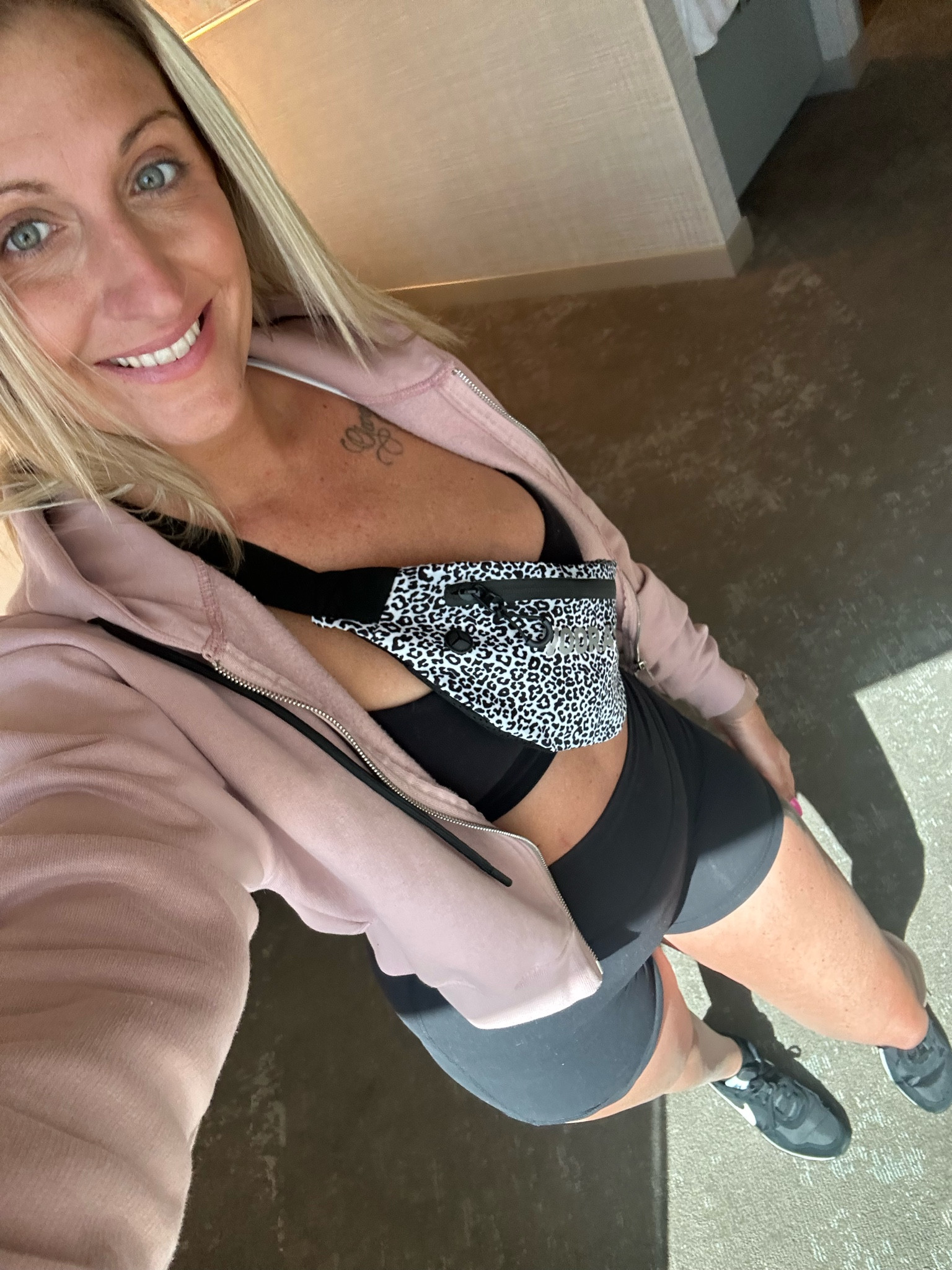 On my way 

#LTKtravel #LTKfitness #LTKbeauty
