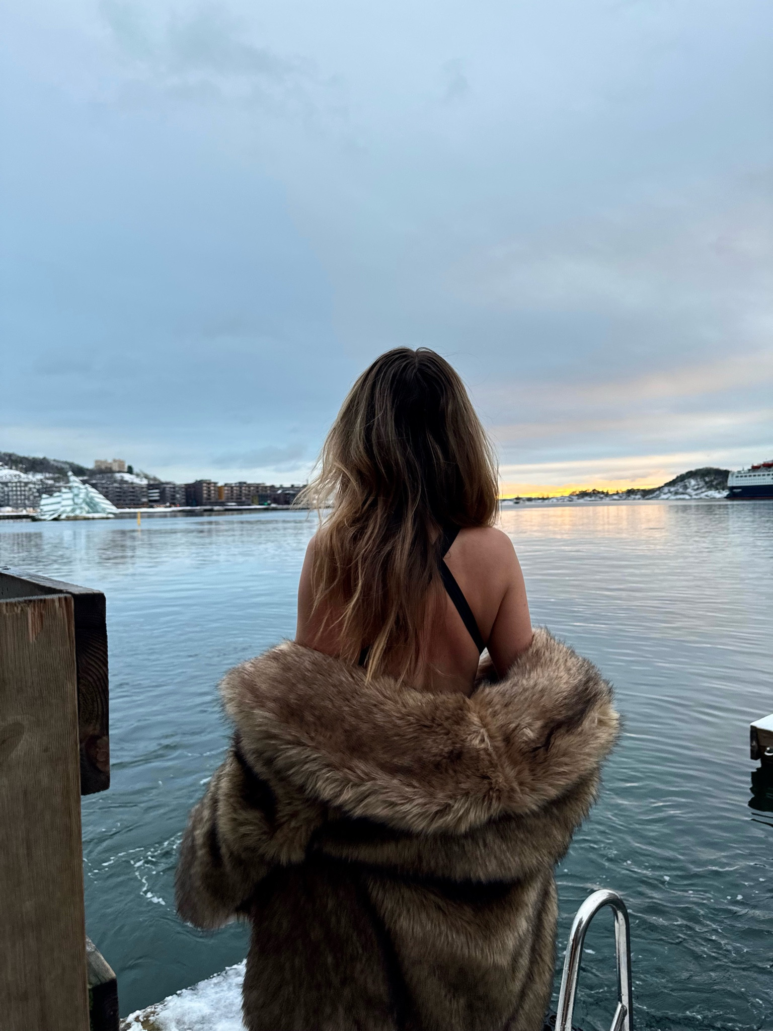 🐻❄️🌊

Swimsuit - Small
Coat - Small

#LTKSwim #LTKFindsUnder50 #LTKStyleTip