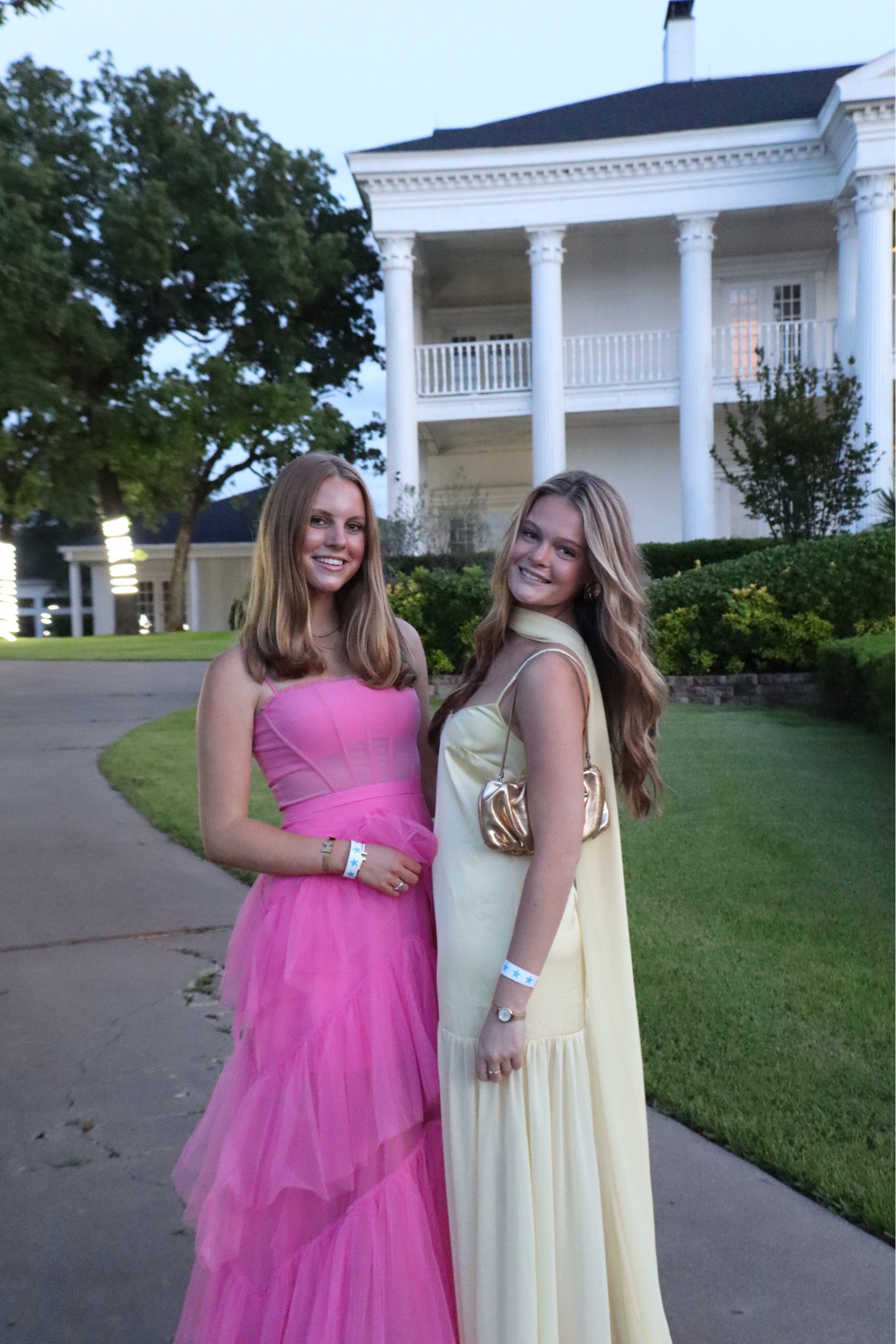 yellow dresss